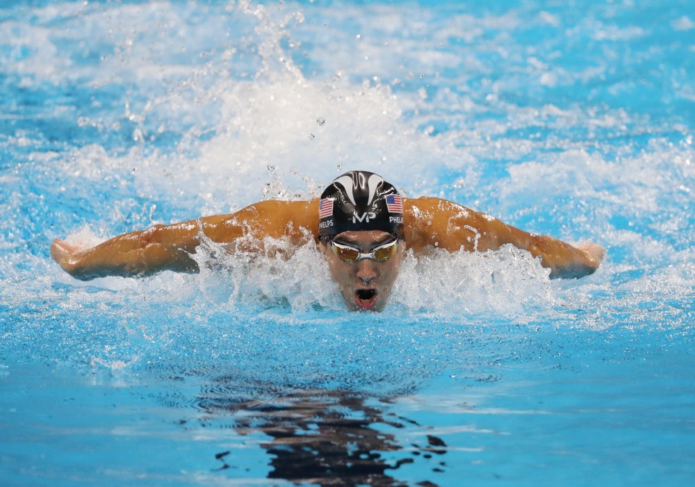 8 incredible photos from Michael Phelps’ emotional final race | For The Win