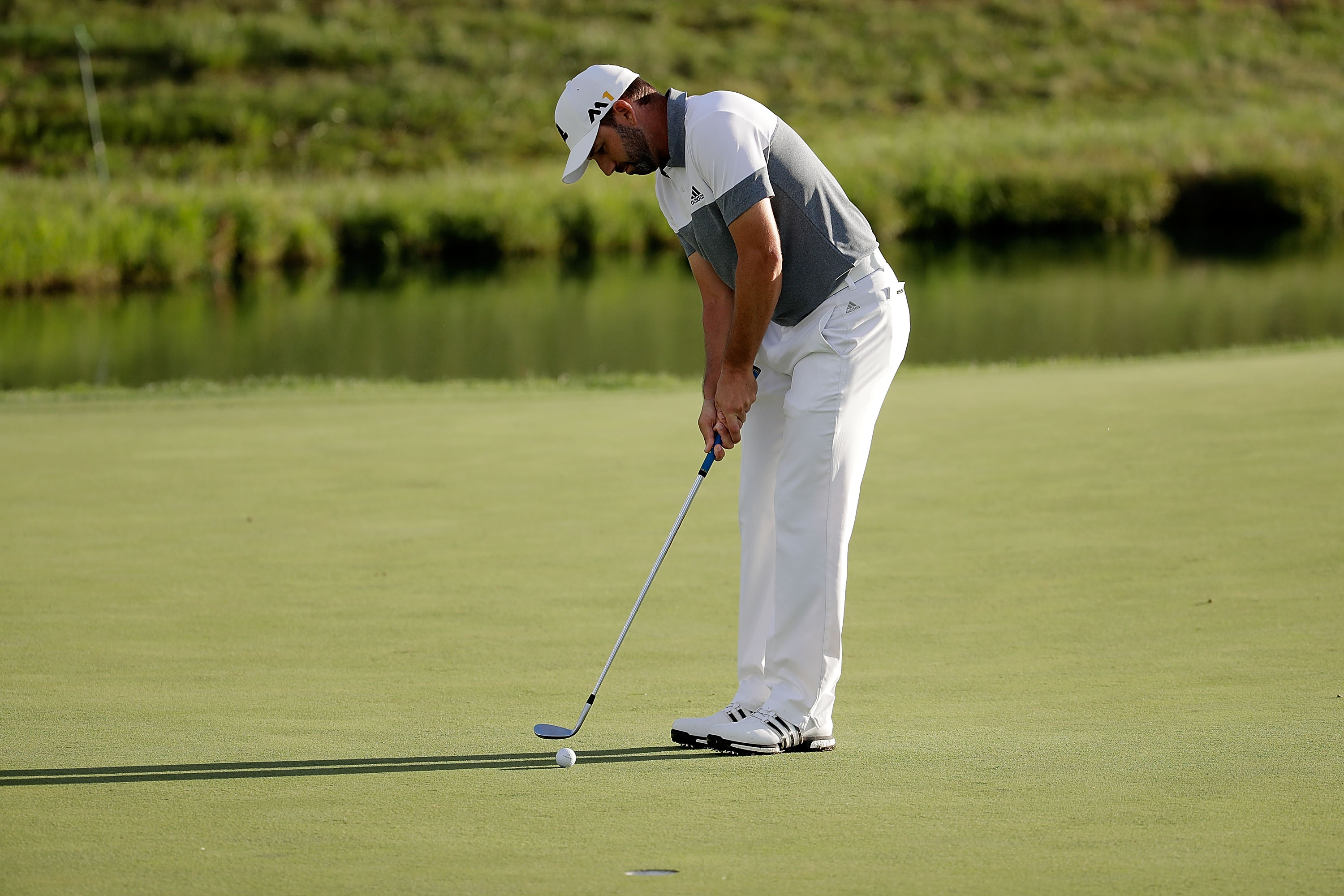 Furious sergio garcia breaks putter in a fit of rage has to putt with