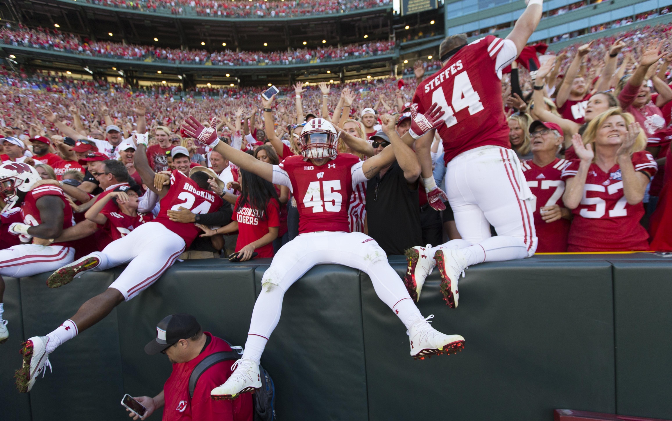 7 amazing photos from the opening weekend of college football For The Win