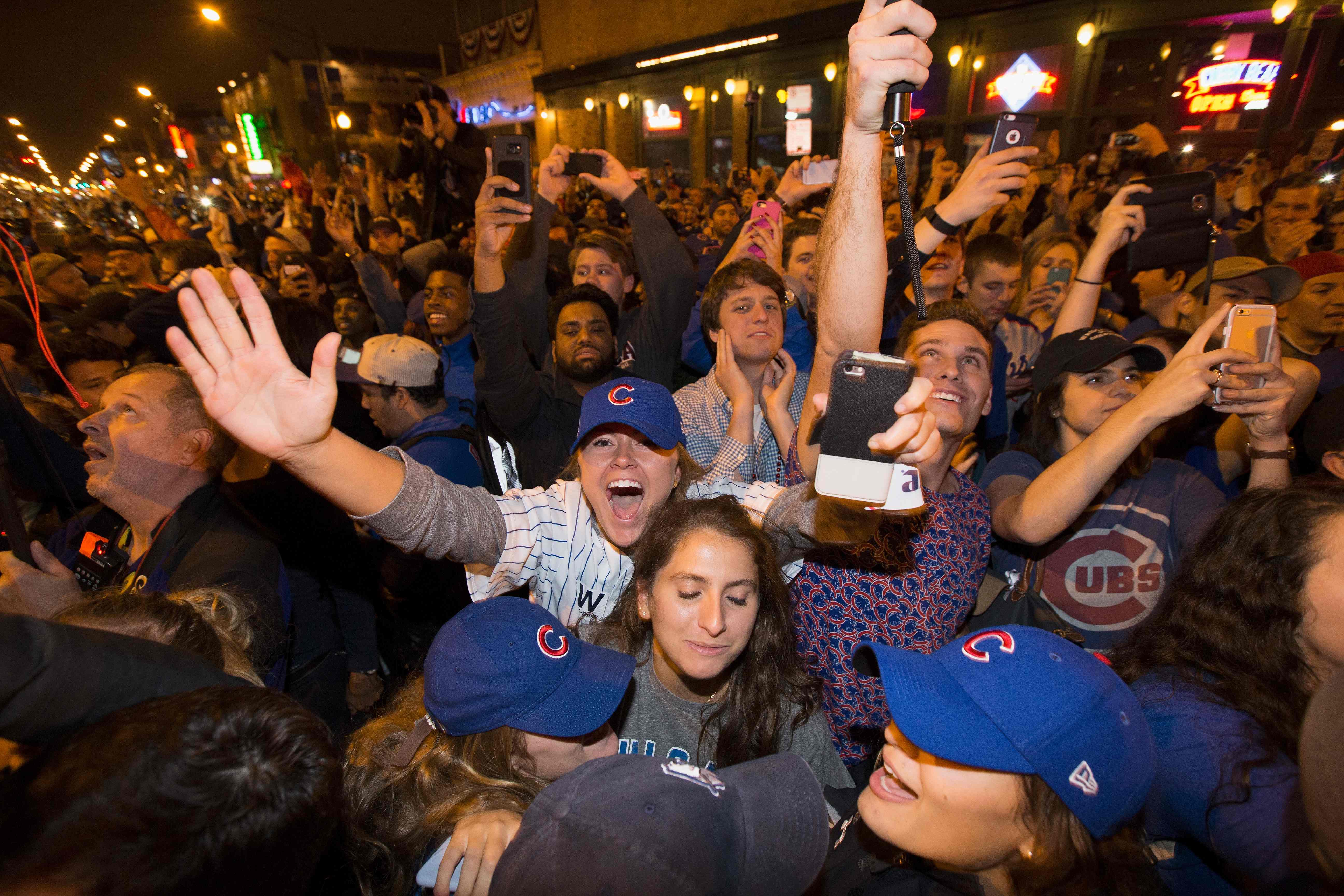 File:The Cubs celebrate after winning the 2016 World Series.  (30658637601).jpg - Wikimedia Commons