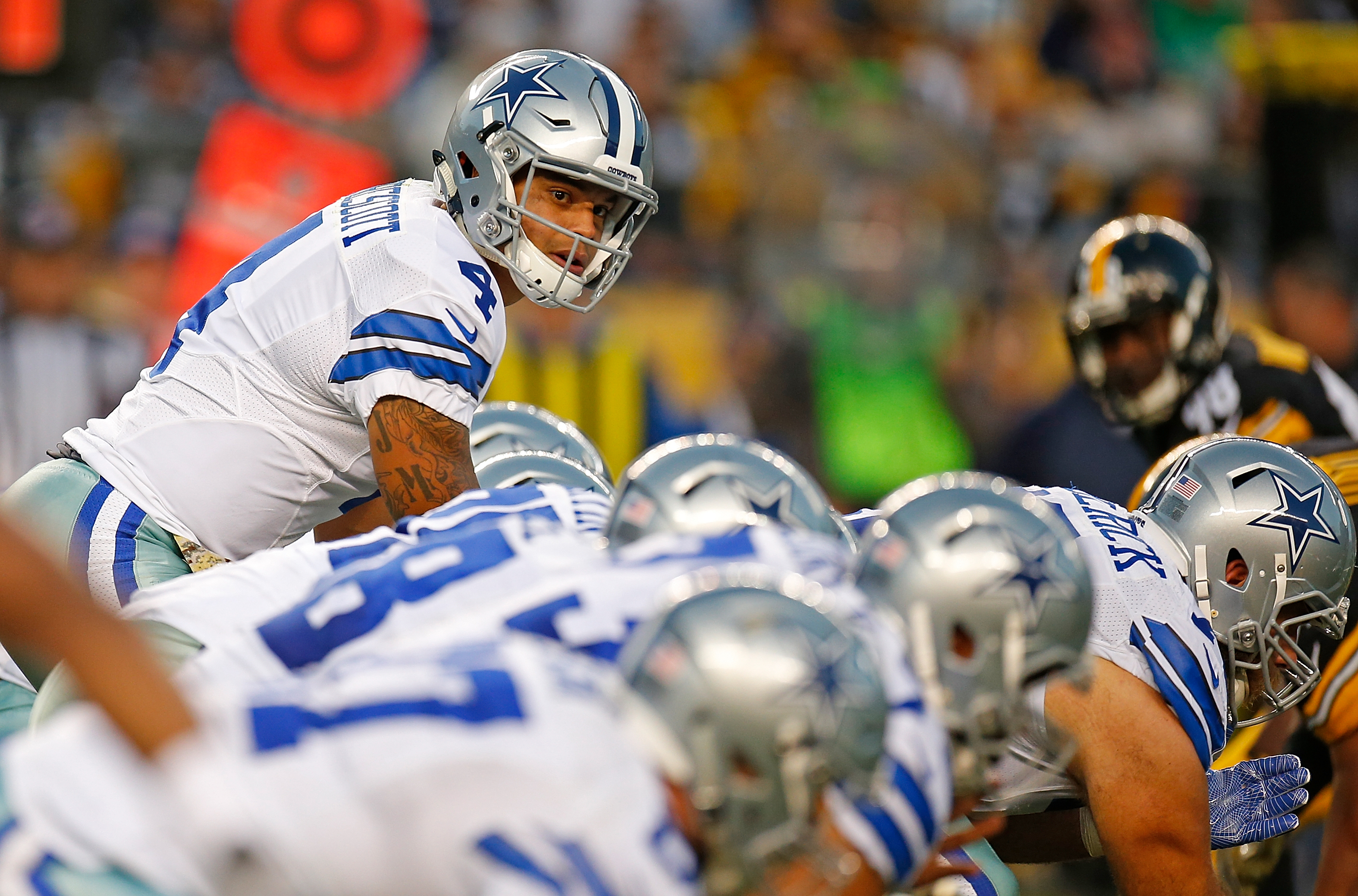 Jones, Garrett never considered benching an off Prescott with Romo