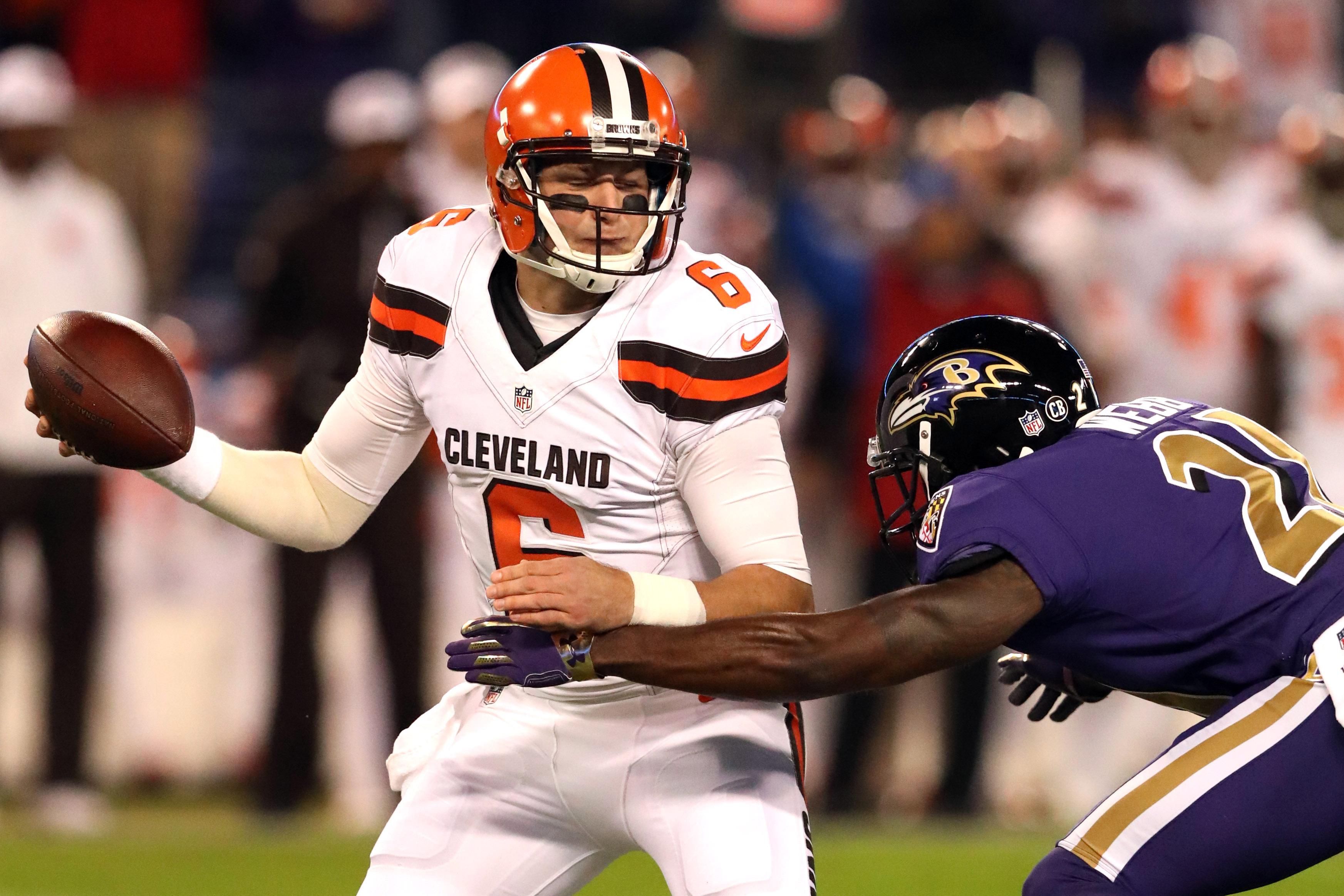 A year after preseason pounding, Robert Griffin III likes taking hits with  Browns