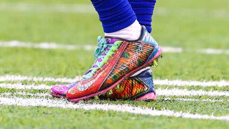 Odell Beckham's Custom Grinch Cleats Are Mean