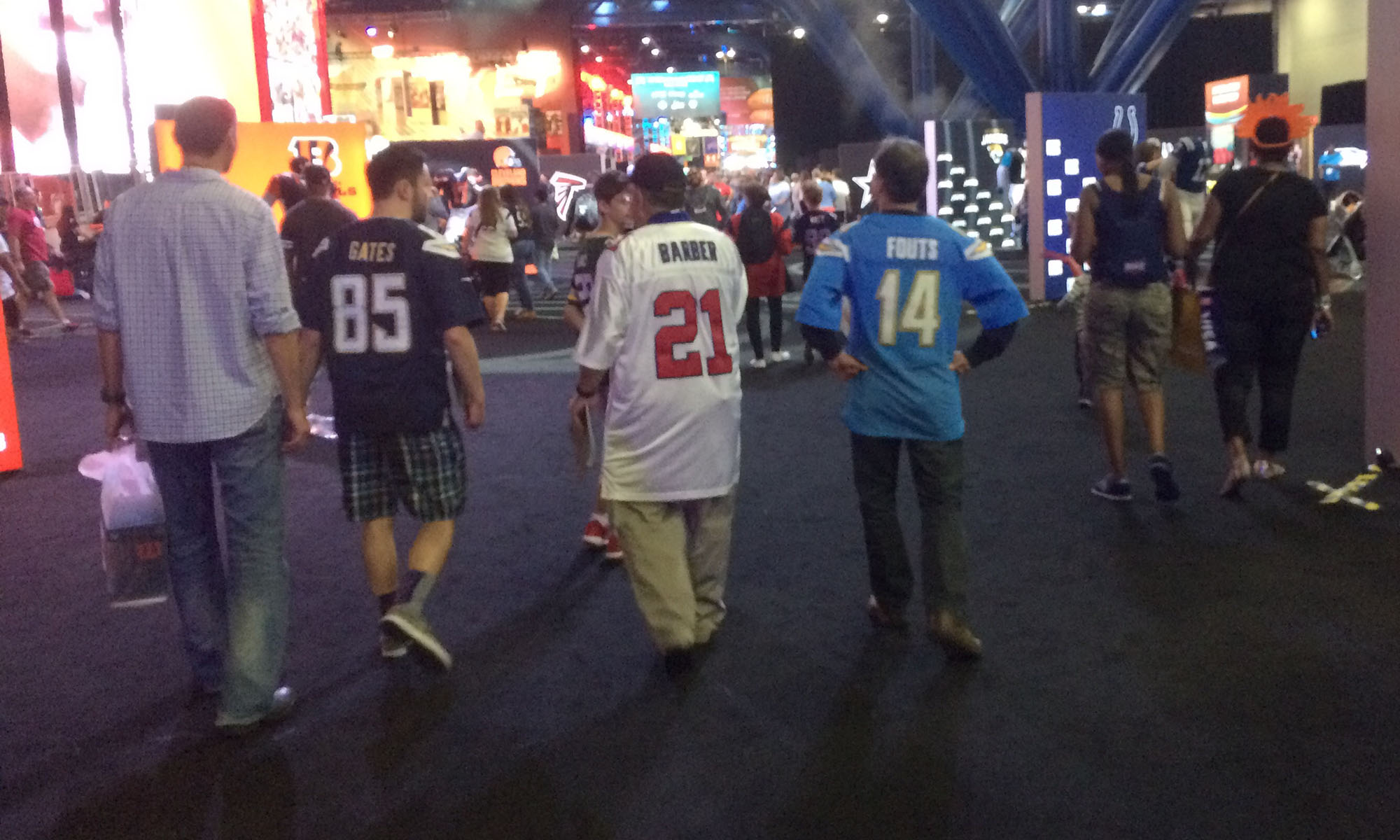 The random NFL jerseys fans are wearing in Houston is the best thing ...