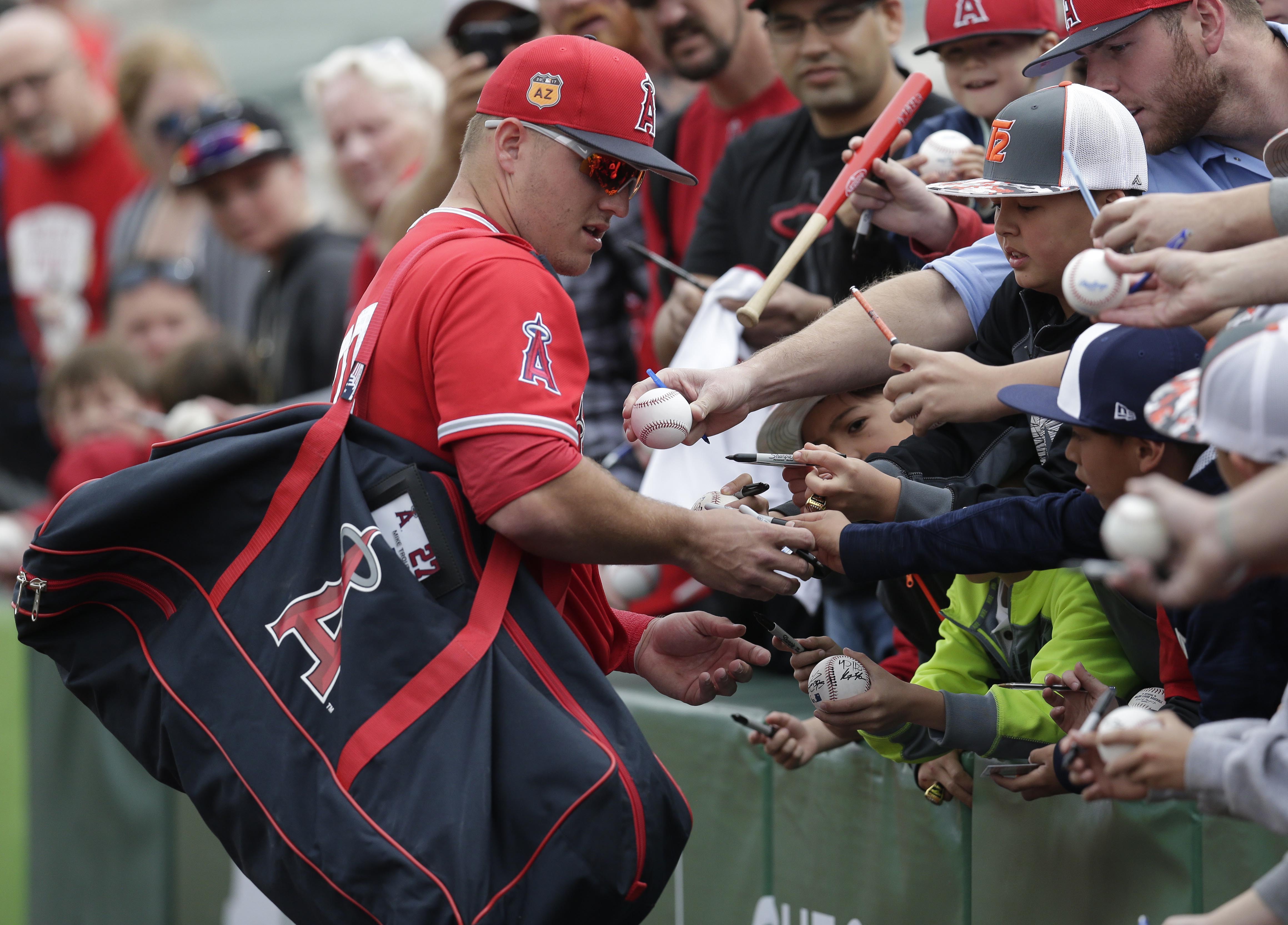 Mike Trout spends time with one of his biggest fans 