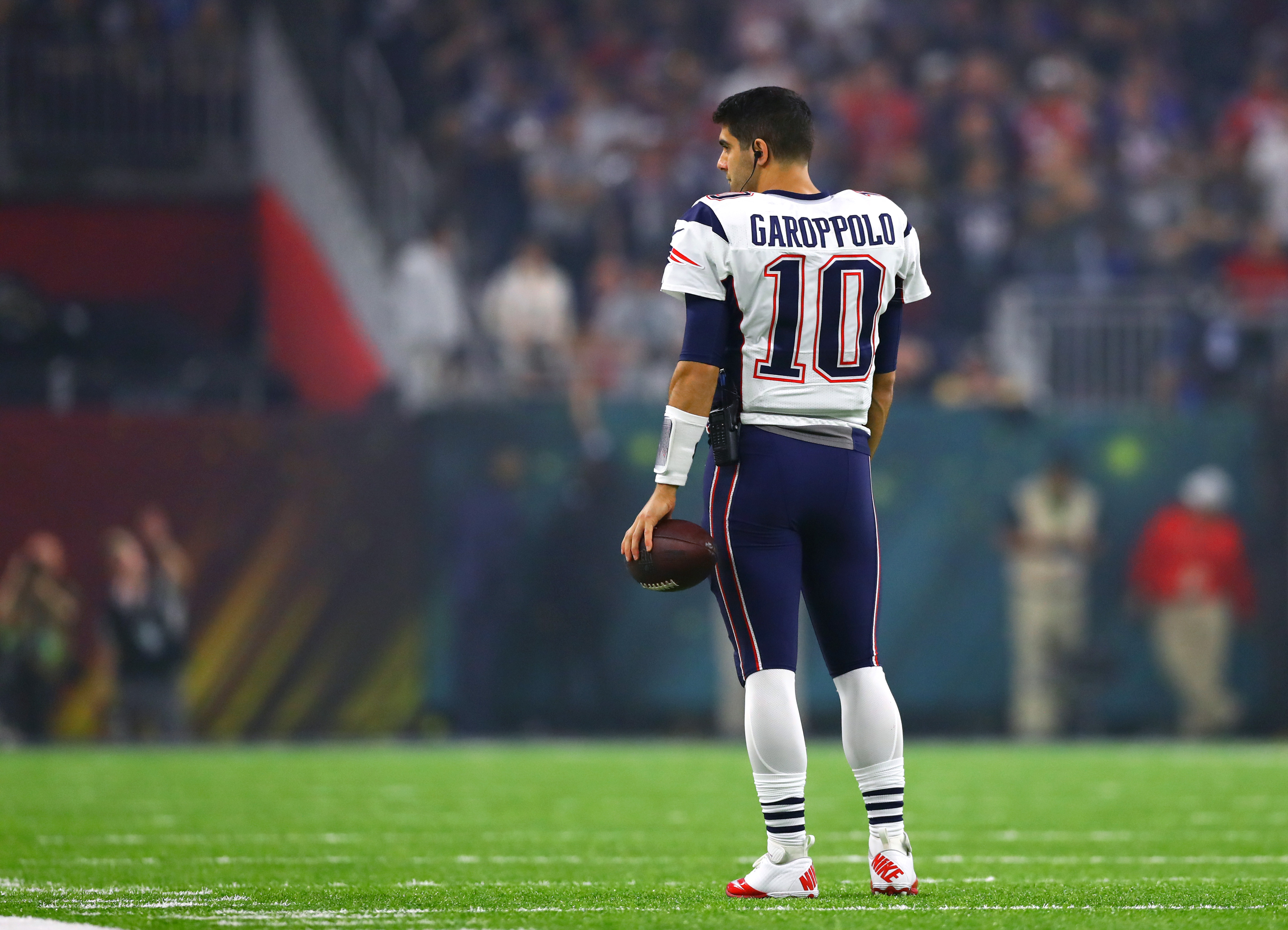 Should fantasy football owners pick up Jimmy Garoppolo?