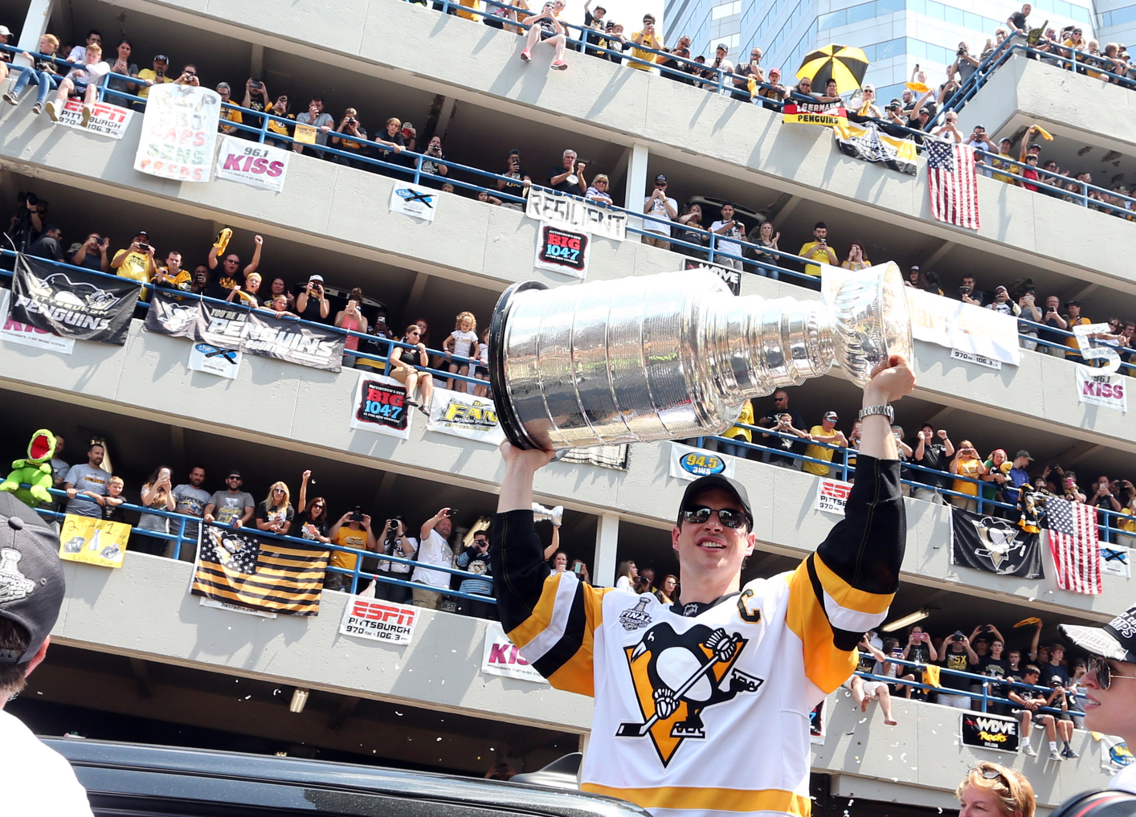 Sidney Crosby fans celebrate Cup win with pilgrimage to famous dryer