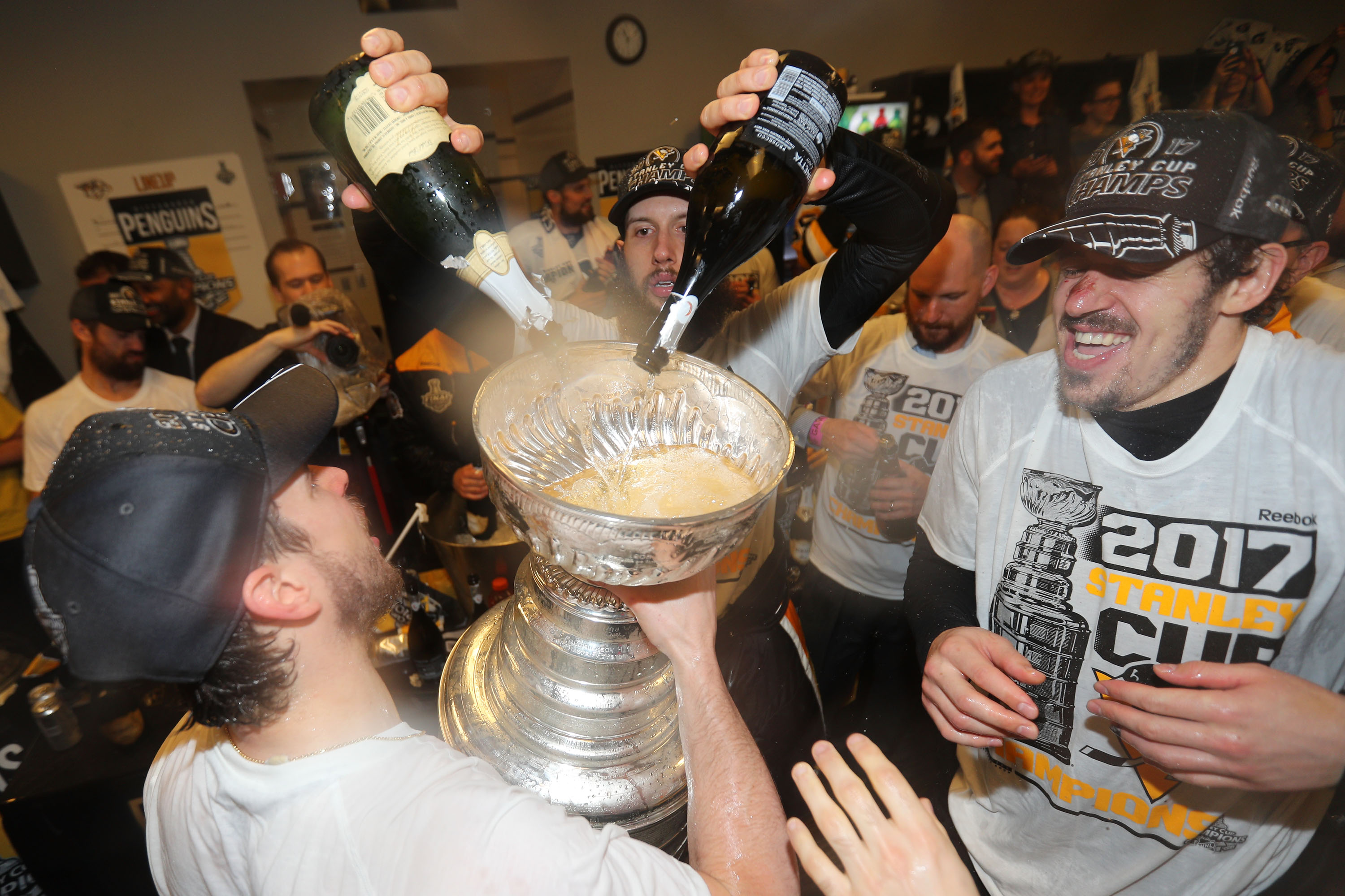 10 Amazing Pictures From The Pittsburgh Penguins Stanley Cup Win | For ...