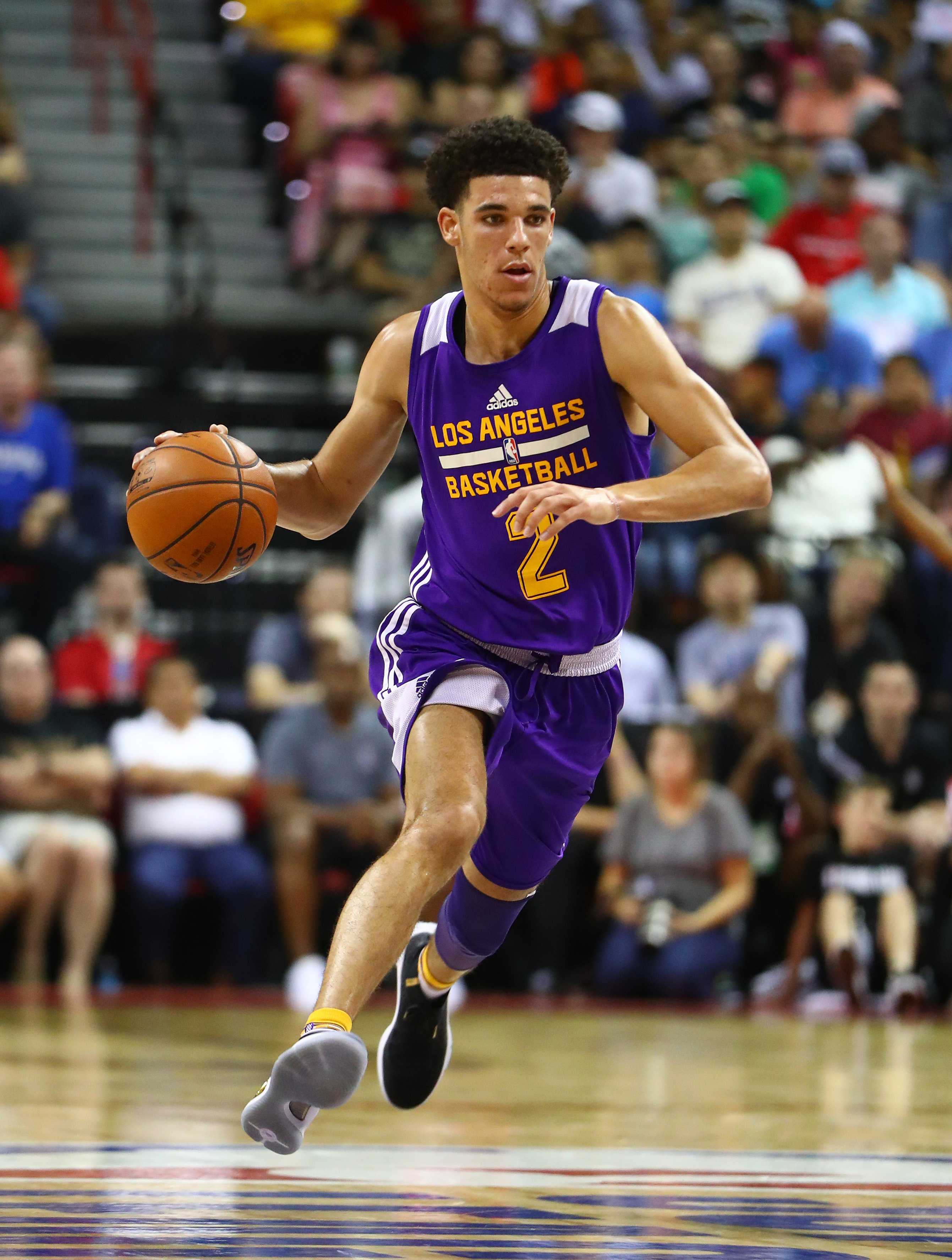 Lonzo Ball switches brands again, wears 