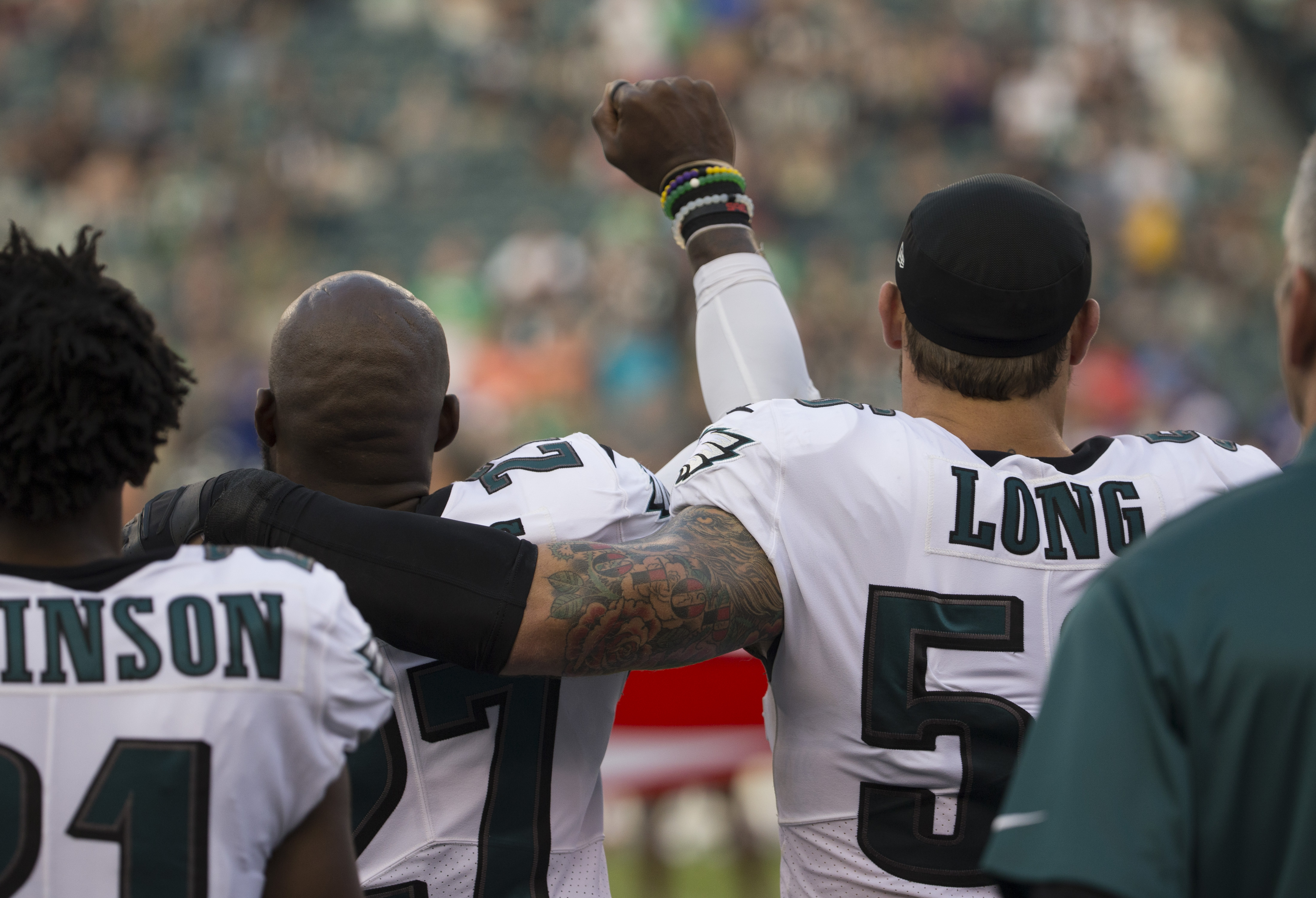 Eagles' Chris Long supports Malcolm Jenkins' anthem protest