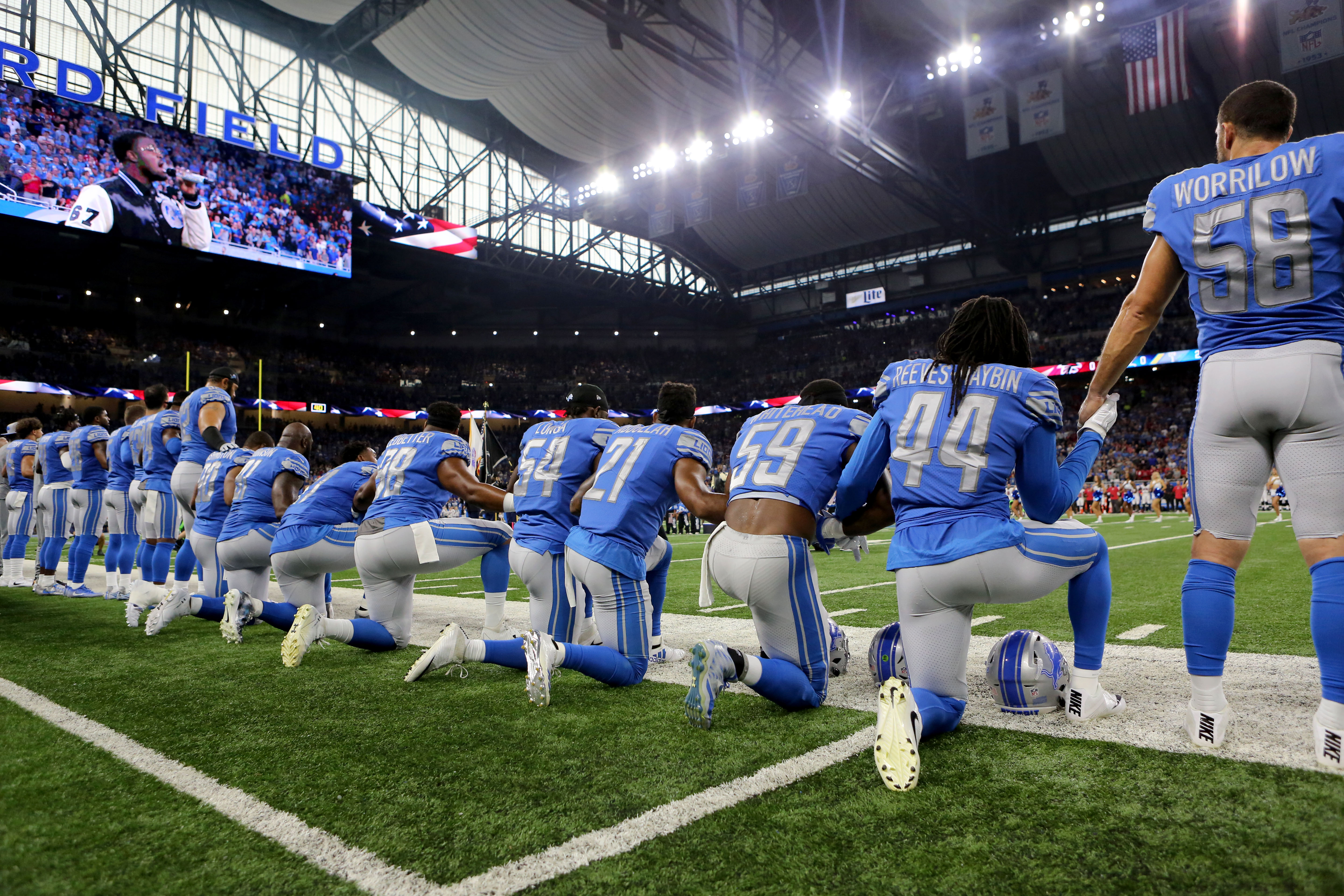 20 Photos Of What Nfl Players Did During The National Anthem For The Win