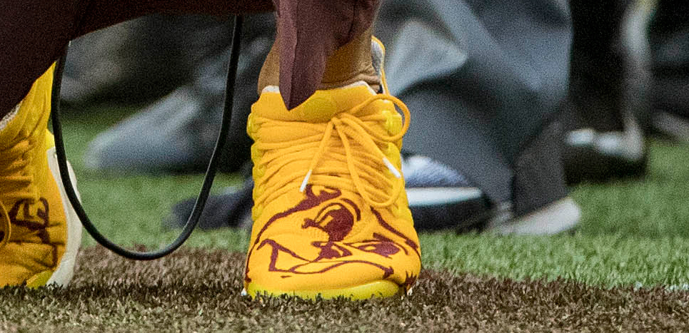 From gophers to gold cleats: 9 standout college football uniforms