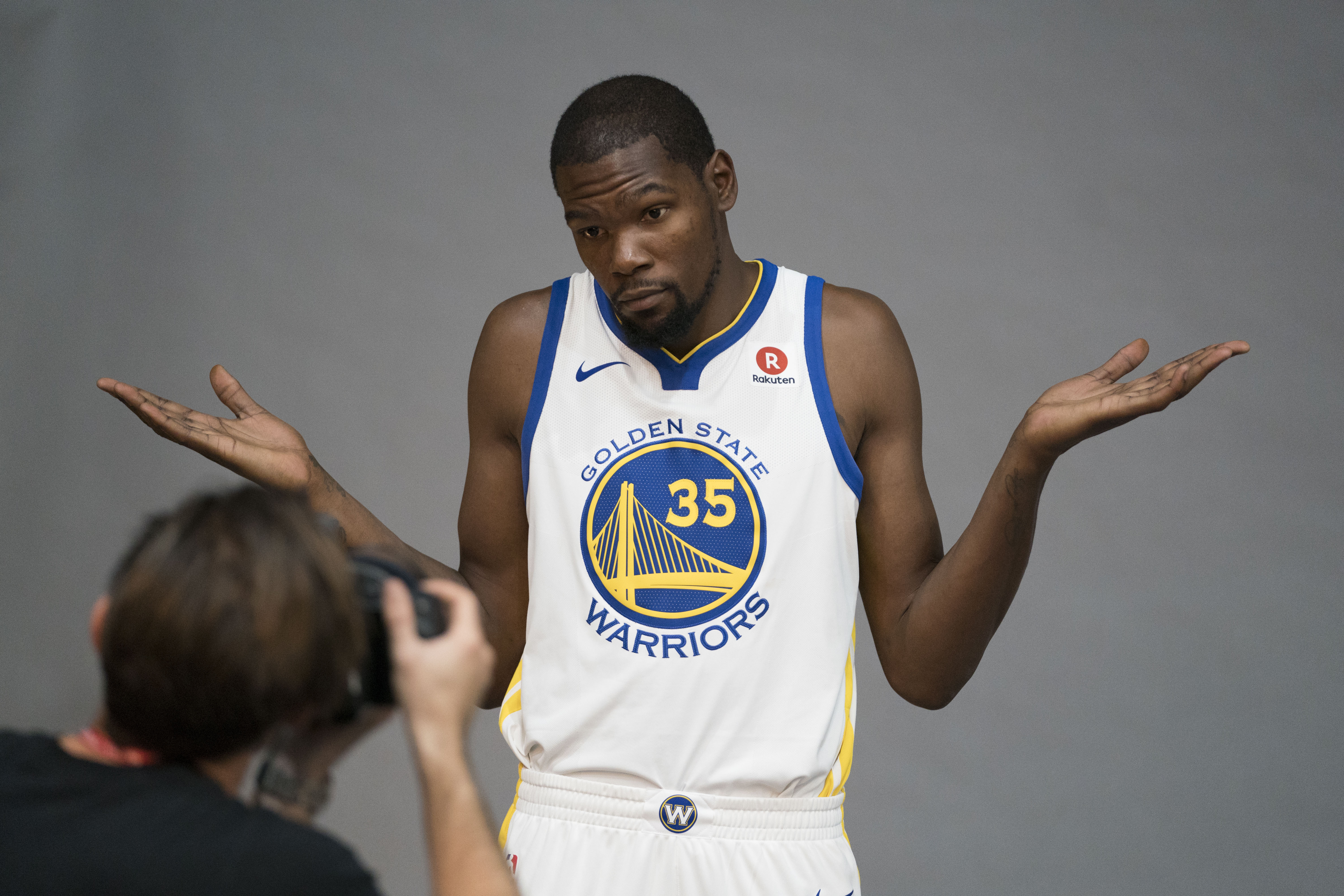 14 best photos from the Golden State Warriors’ media day For The Win