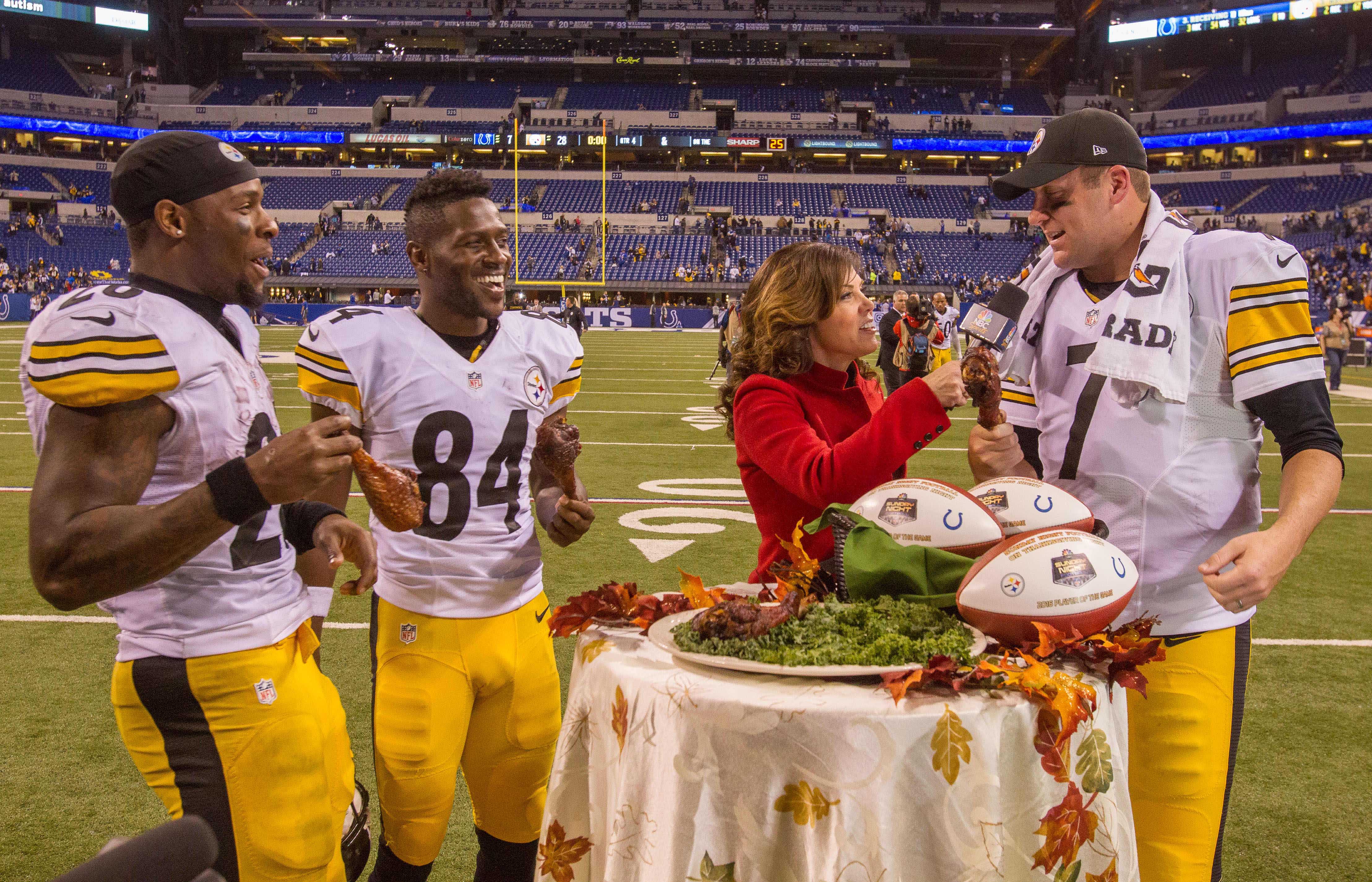 Celebrate Thanksgiving with these NFL players eating turkey