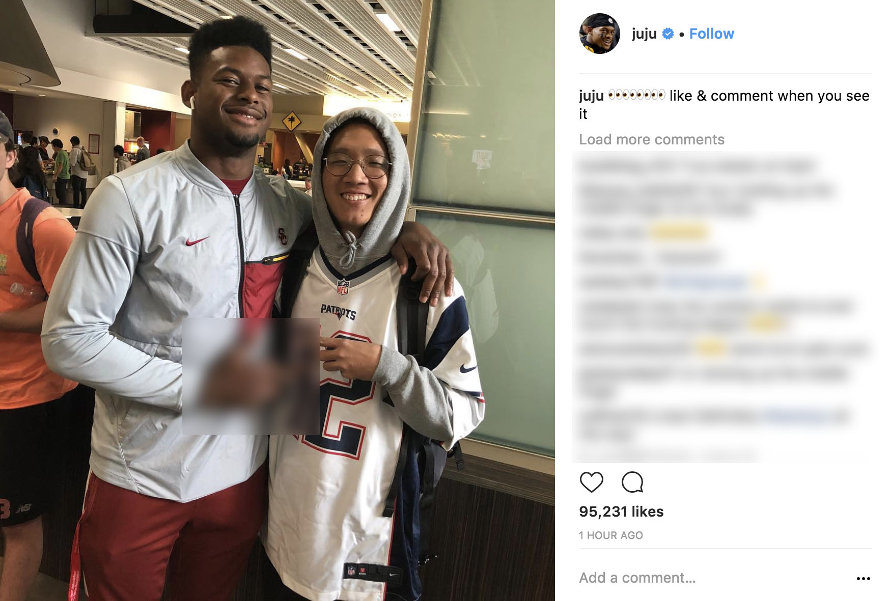 JuJu Smith-Schuster Flips Off Pats Fan In Tom Brady Jersey