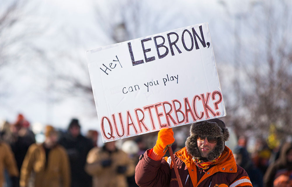 Congrats, Cleveland? Browns fans celebrate 0-16 season with parade. - The  Washington Post