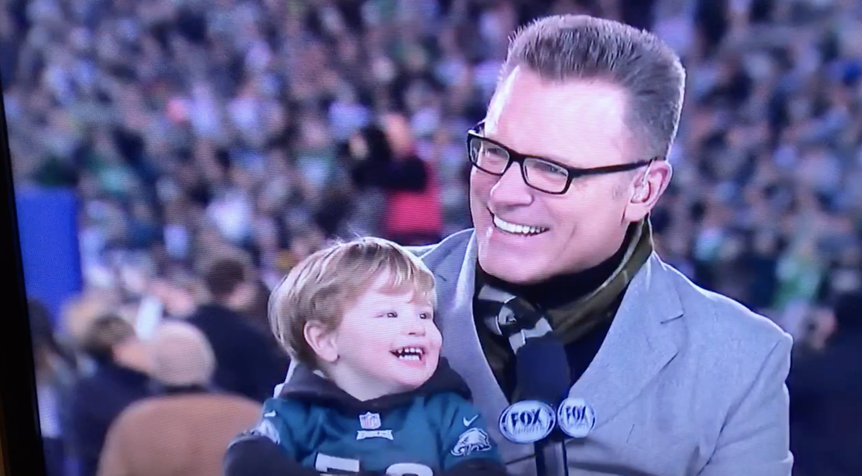 Chris Long's adorable son celebrated an Eagles win with grandpa Howie