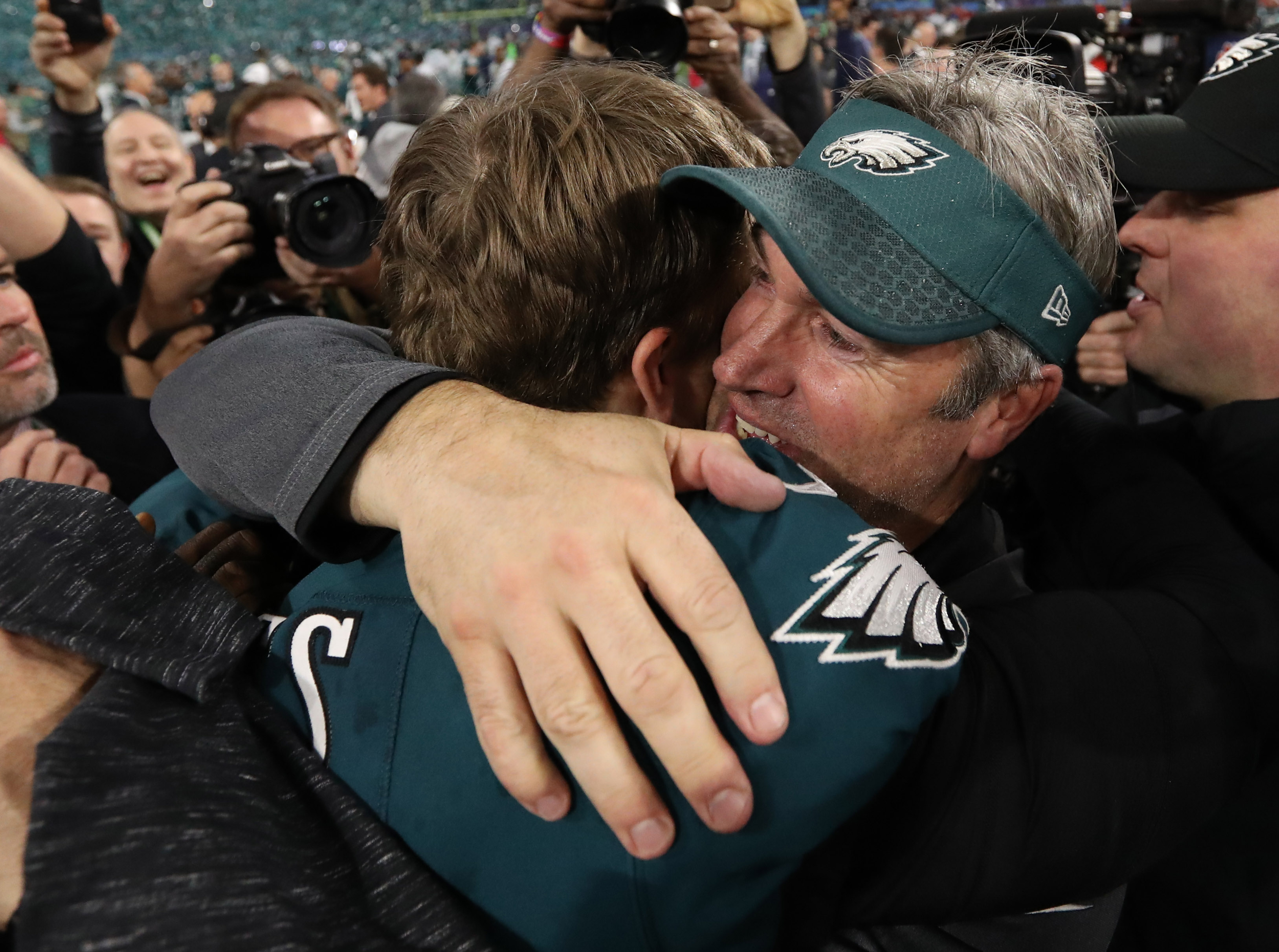 Explaining Eagles fans: The City of Brotherly Love protects its own - Big  Blue View