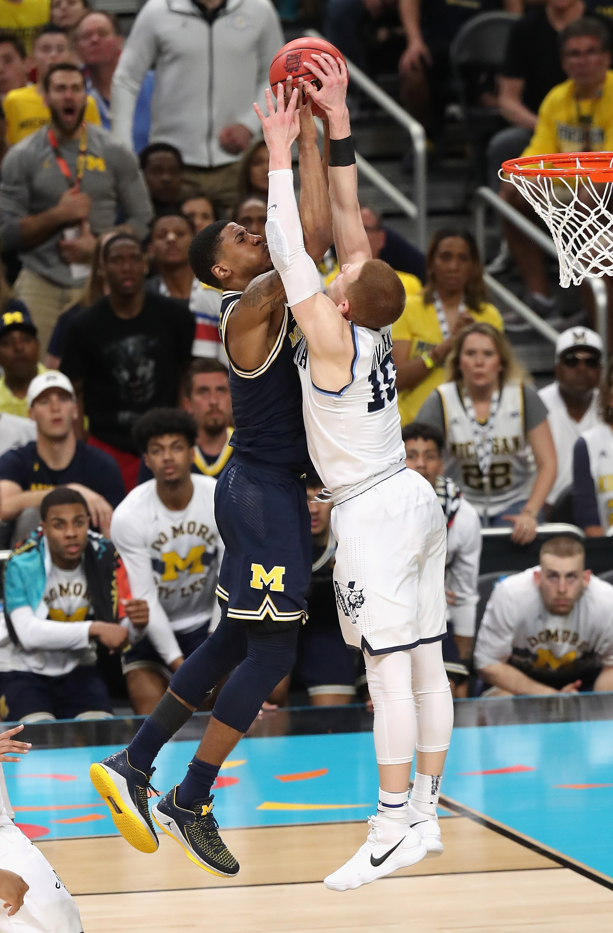 Villanova takes title over Michigan behind Donte DiVincenzo – Boulder Daily  Camera