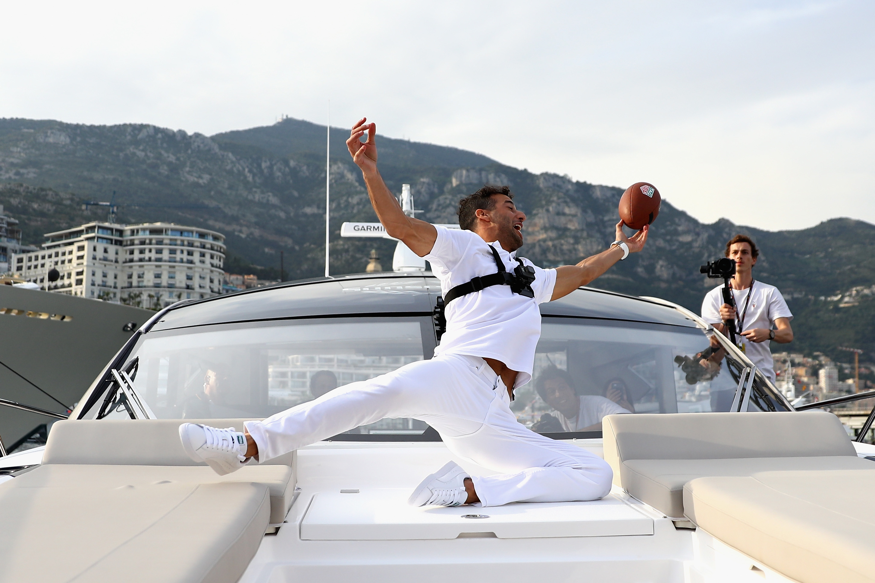 Photos Of Tom Brady On New Yacht Going Viral - The Spun: What's