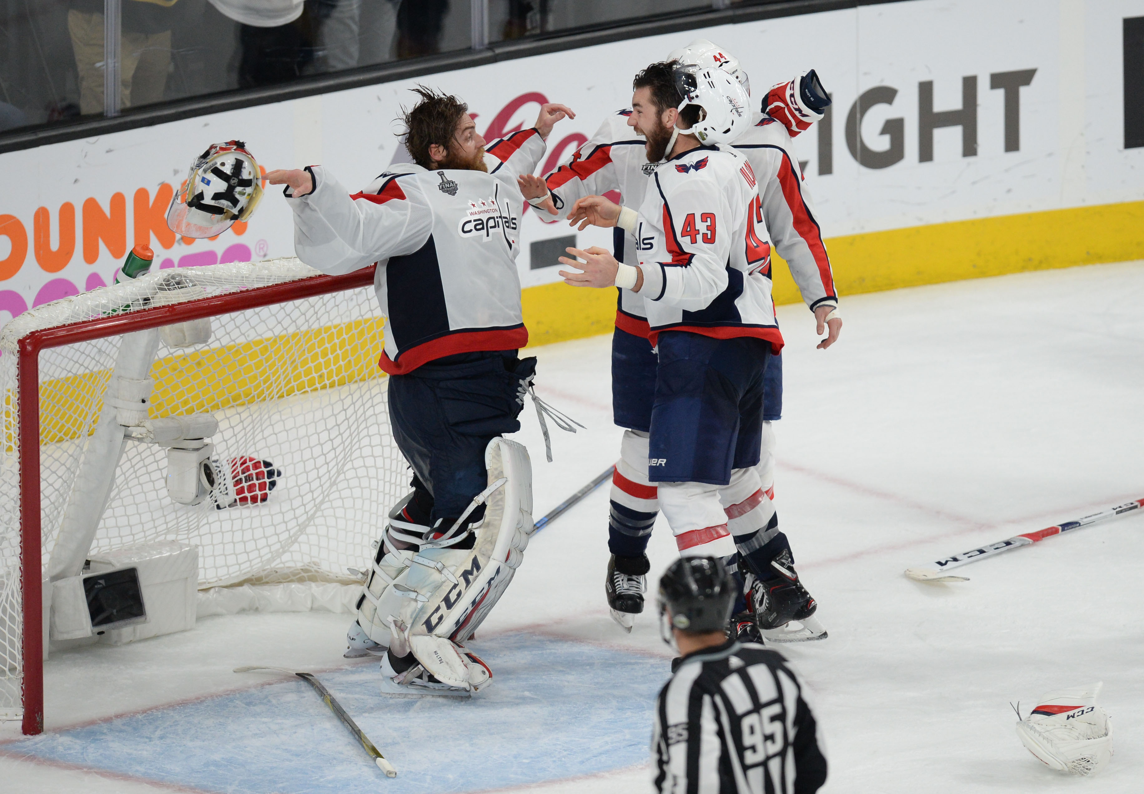 Washington Capitals WinCraft 2018 Stanley Cup Champions Locker Room  Official On-Ice Celebration 22 x 42