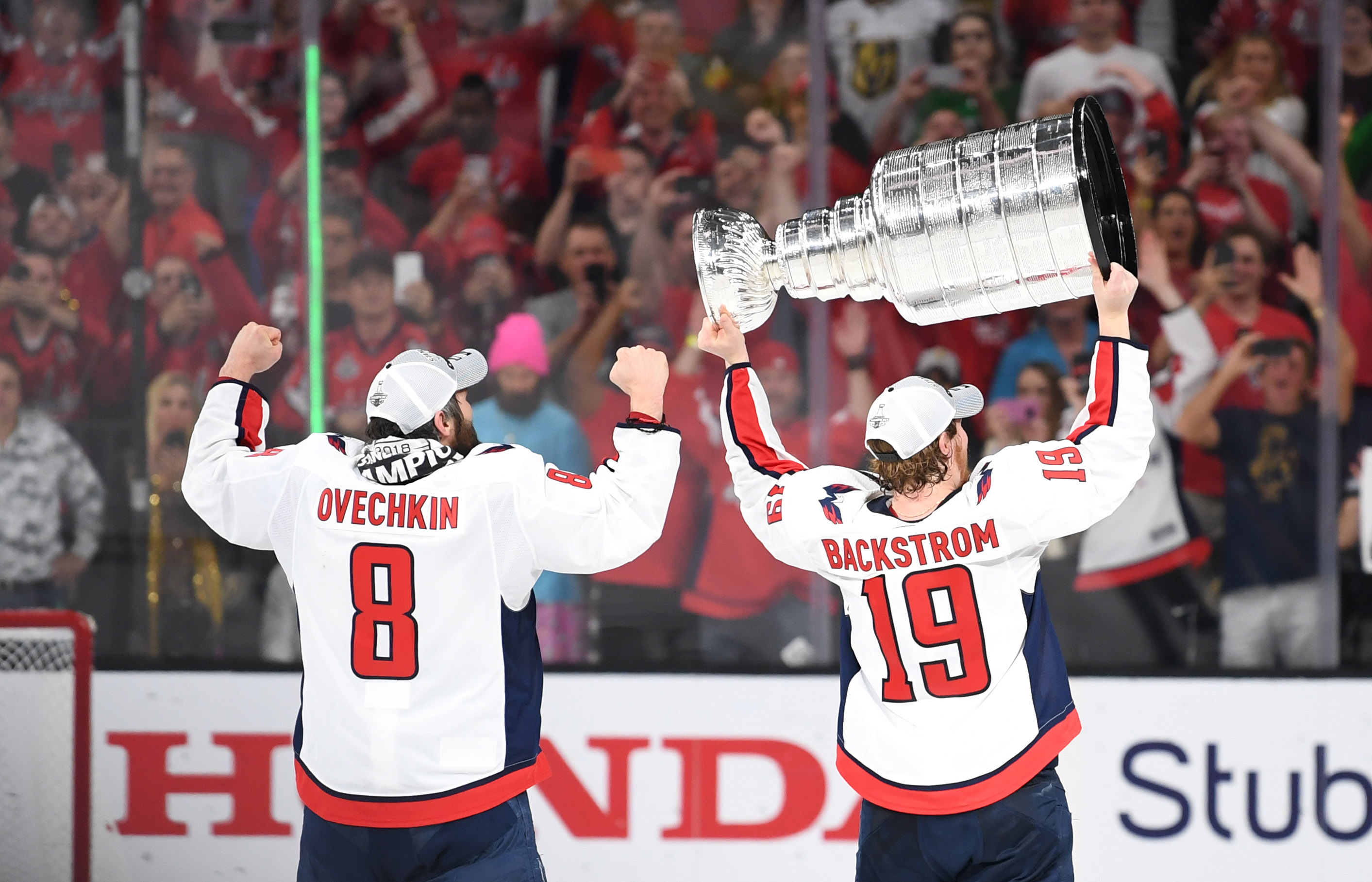 Washington Capitals WinCraft 2018 Stanley Cup Champions Locker Room  Official On-Ice Celebration 22 x 42