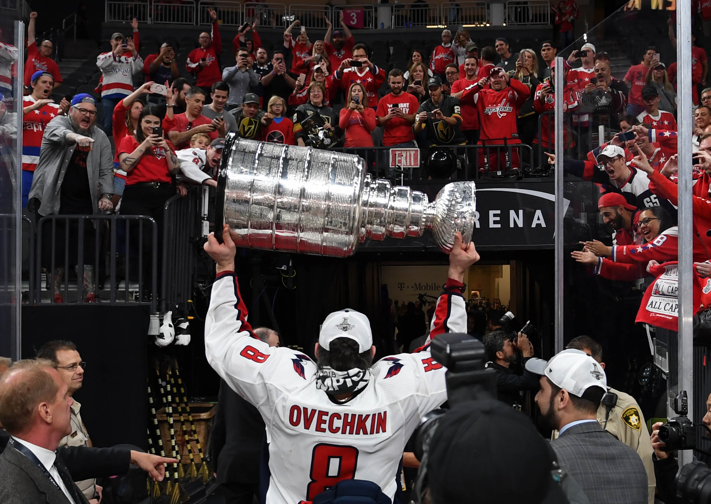 5 Stanley Cup lifts that rival Ovechkin's as the greatest in NHL history -  Article - Bardown