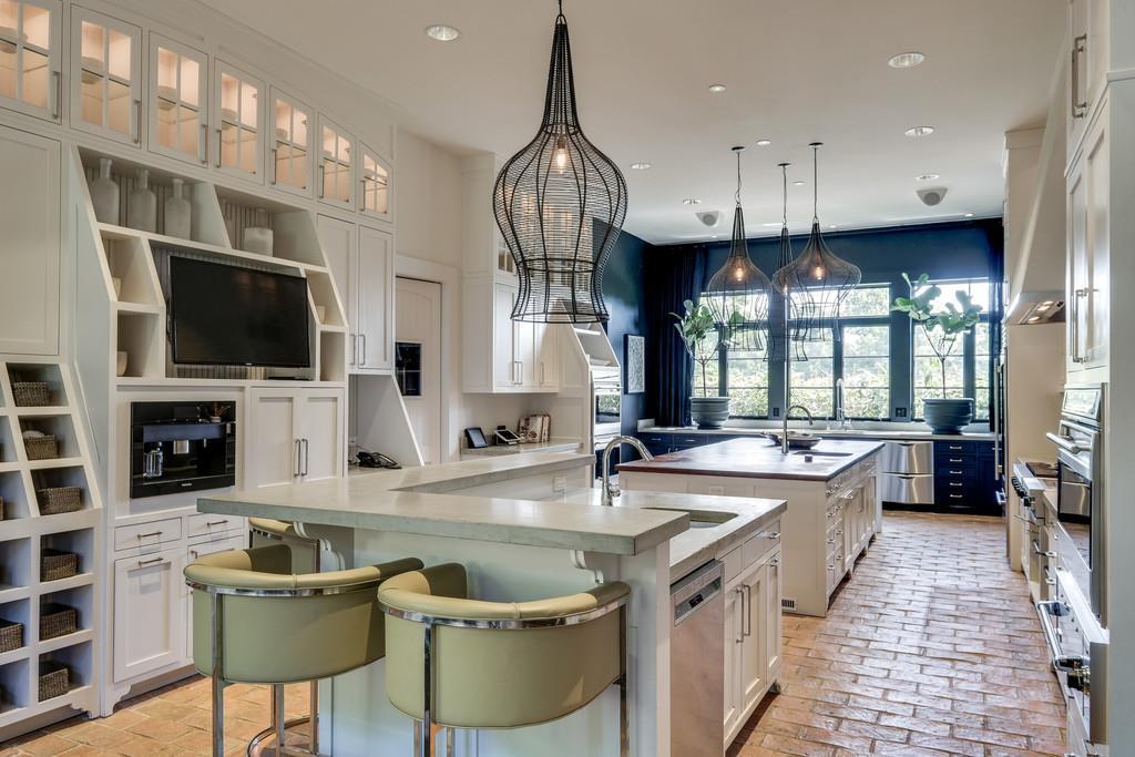 PHOTOS: Jay Cutler, Kristin Cavallari list Lake Forest mansion for