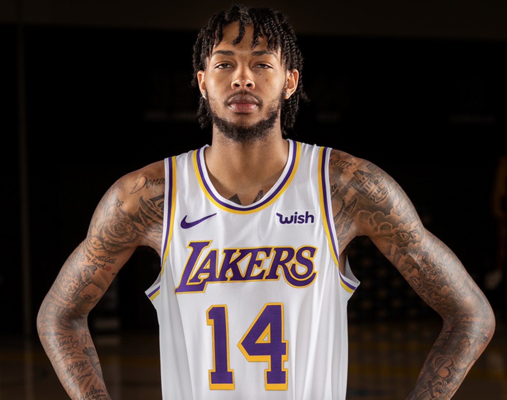 Lakers redesign Jersey, brings back Showtime design