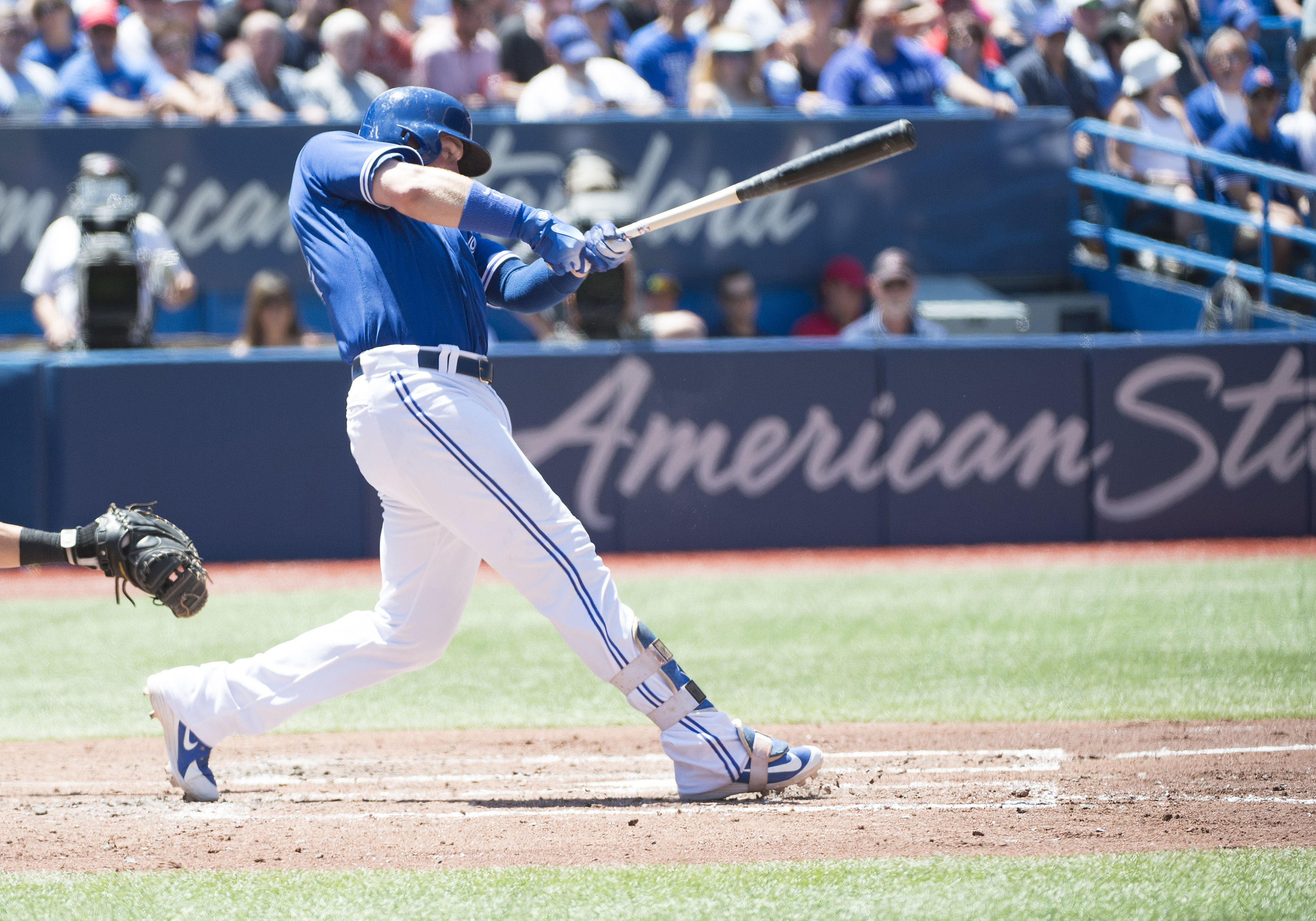 First baseman Justin Smoak signs two-year contract extension with