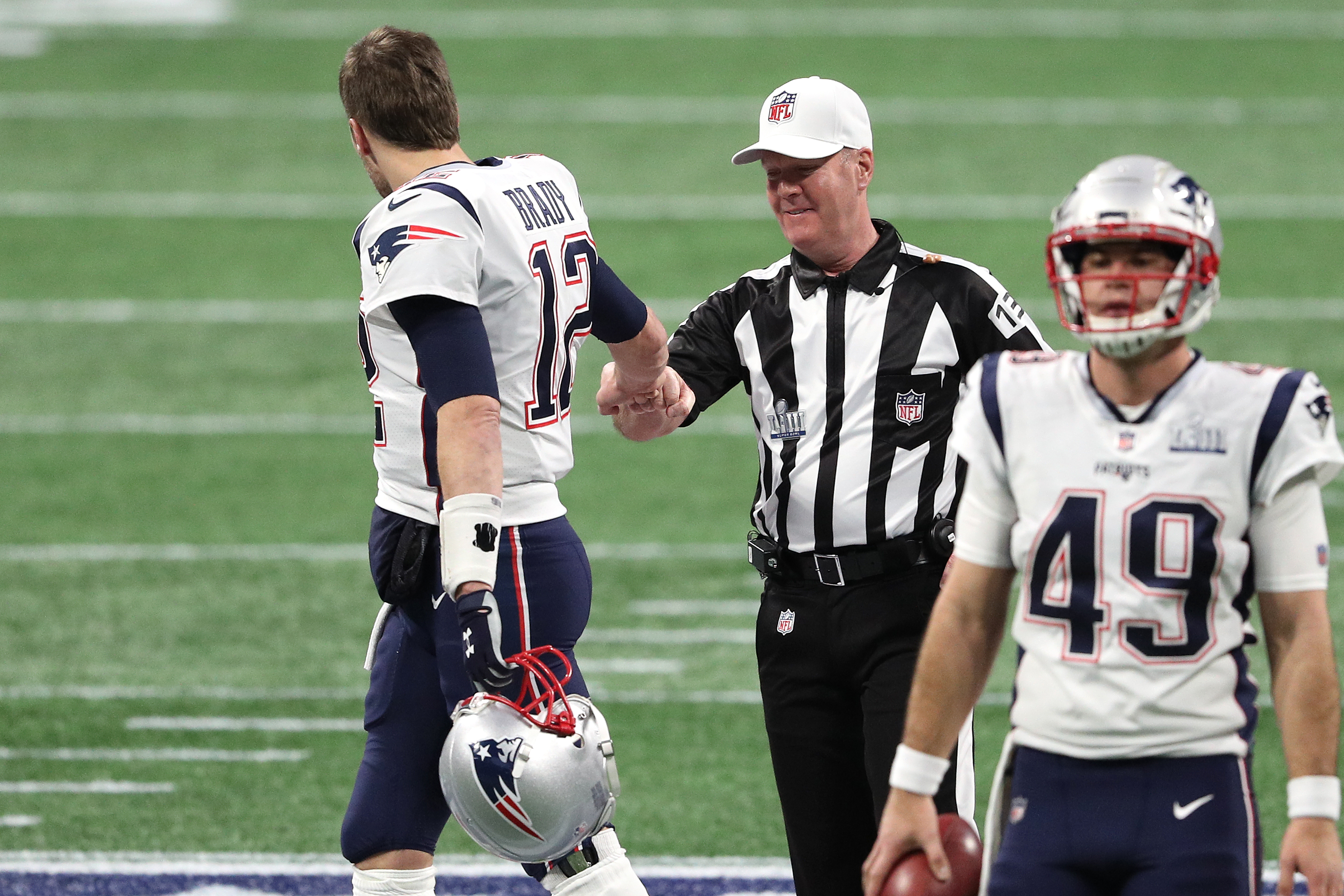 Tom Brady tweaks Red Sox, references Patriots' Super Bowl LI