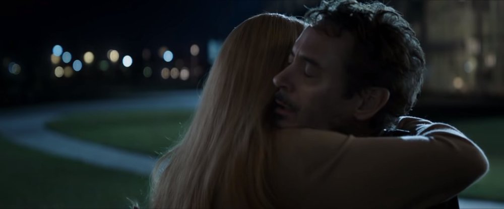 Tony and pepper kiss