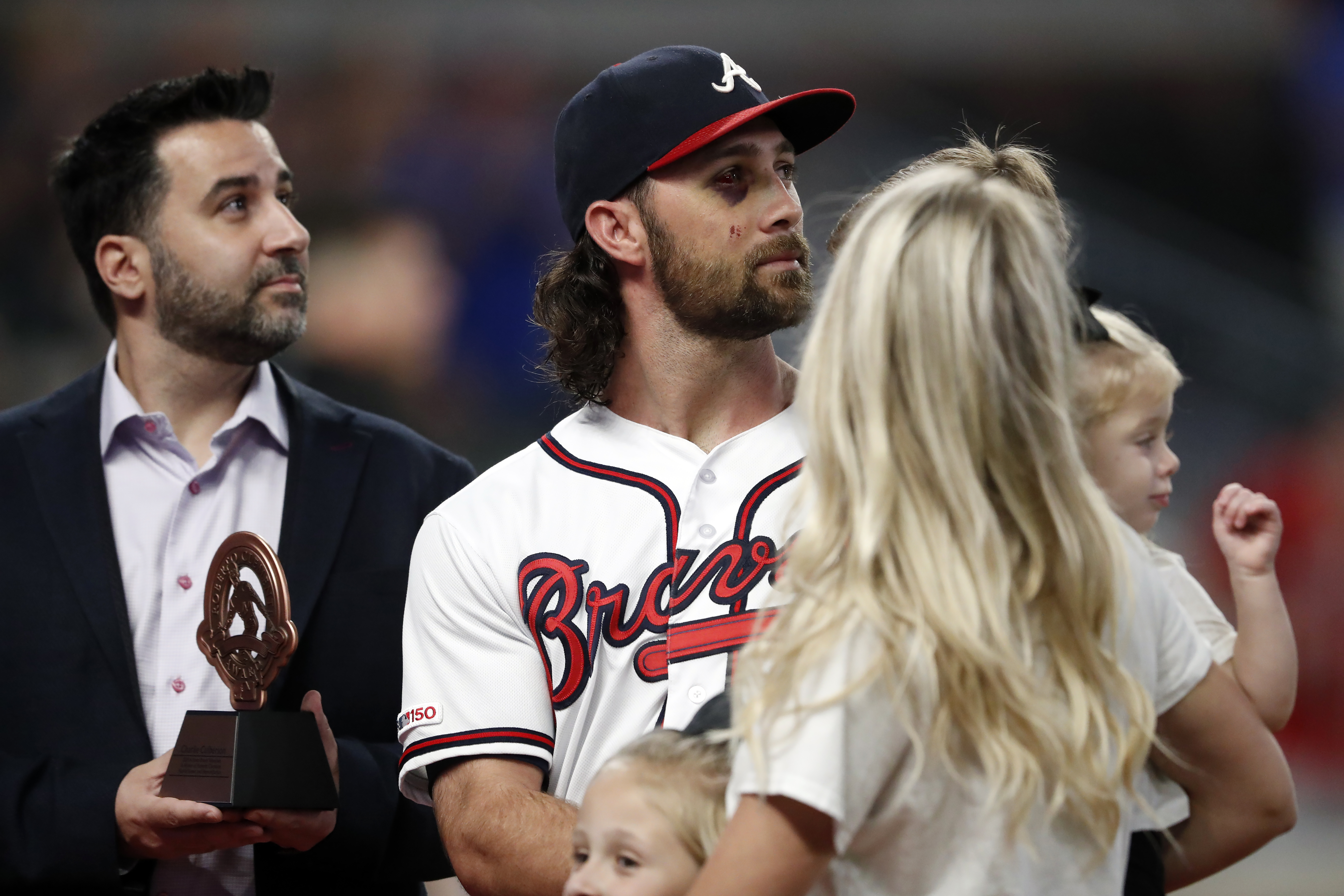Braves' Charlie Culberson fractures facial bones after taking