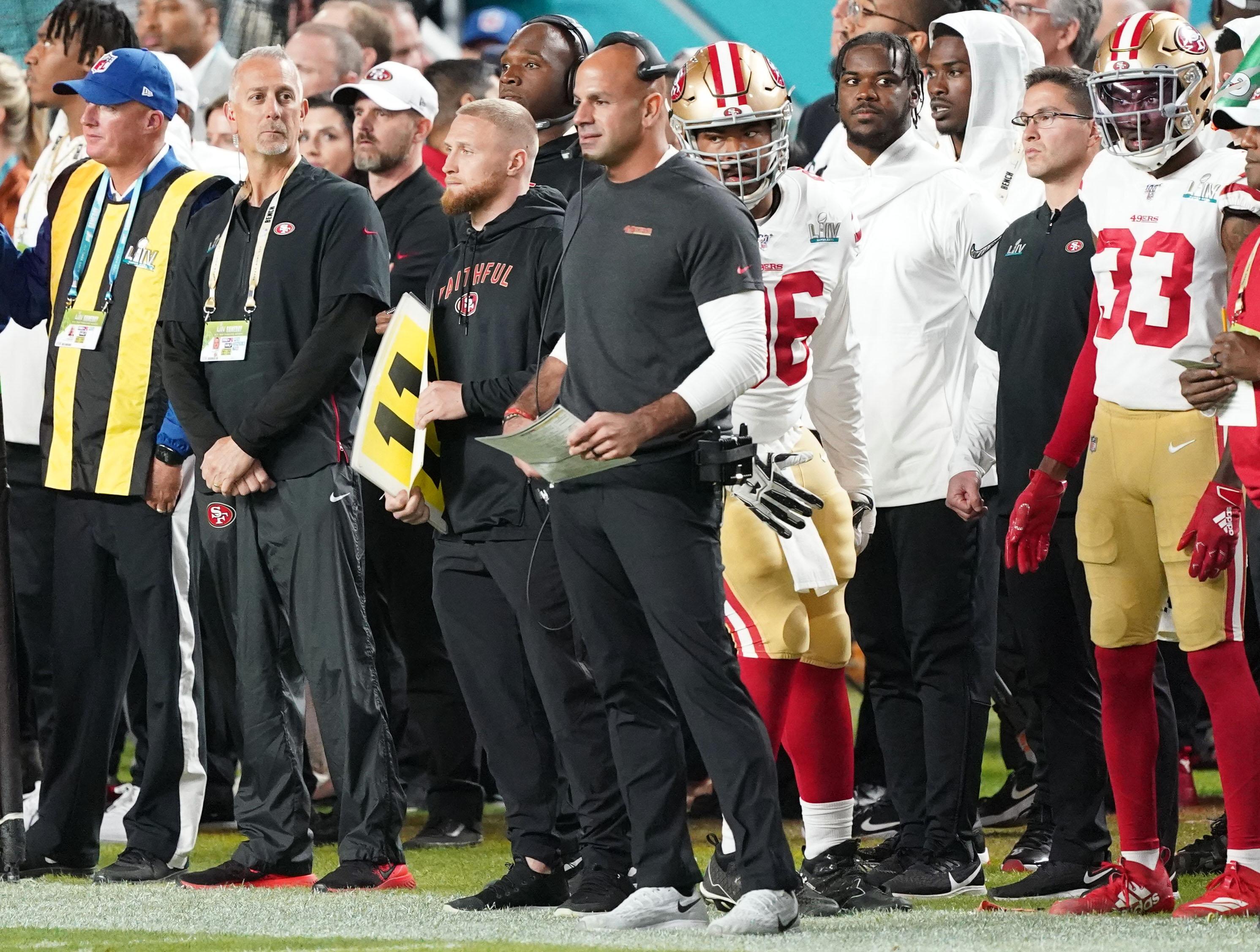 49ers vs. Chiefs: 49ers fans stock up on new apparel for Super Bowl 2020 in  Miami - ABC7 San Francisco