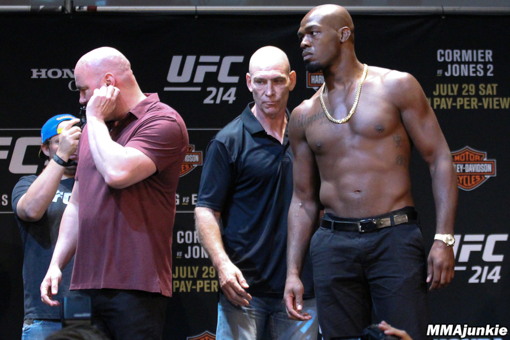 UFC 182 weigh-in: Jon Jones, Daniel Cormier save outburst for fight -