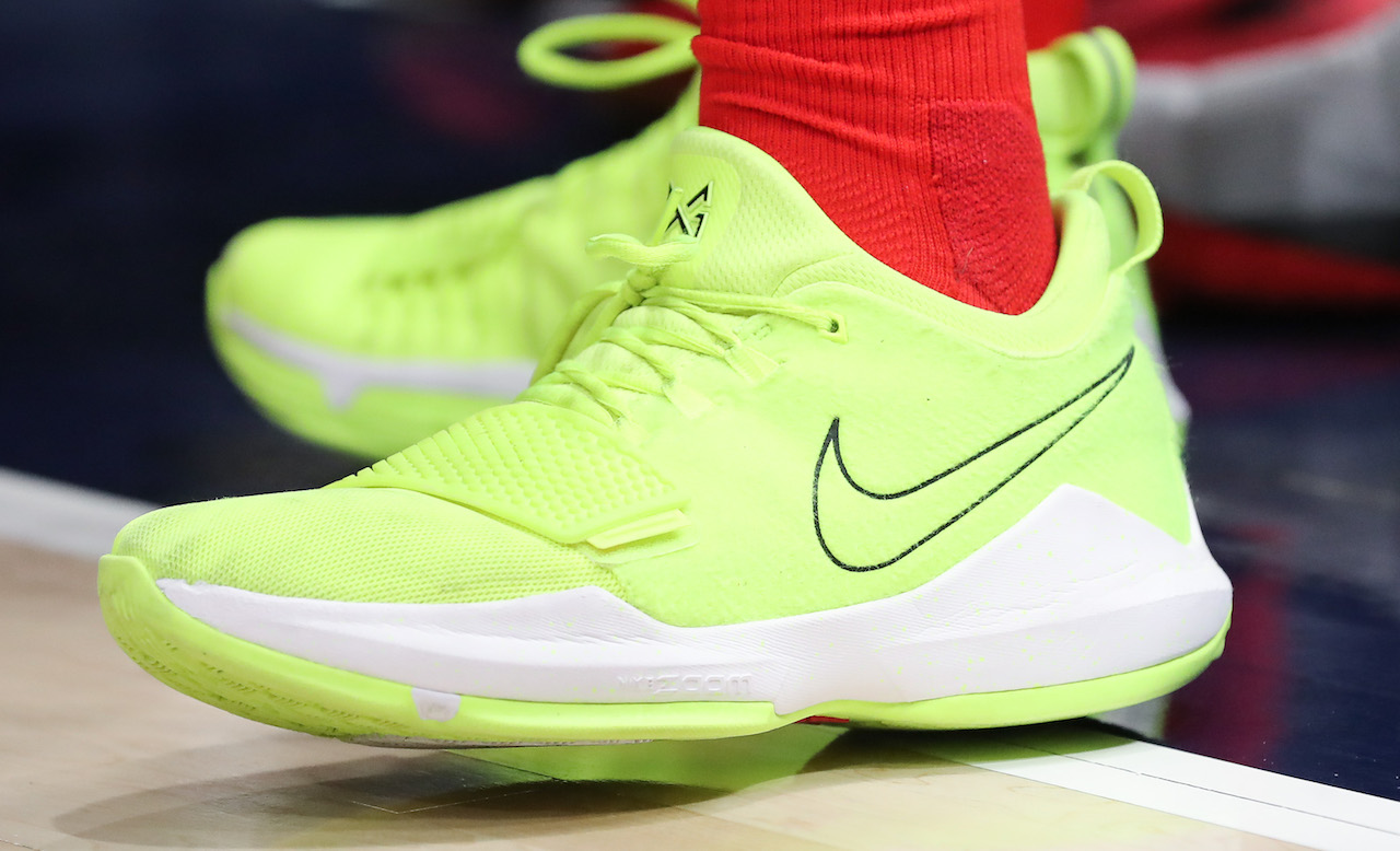 Sneakers of the night in the NBA: Chris Paul debuts new shoe and more |  HoopsHype