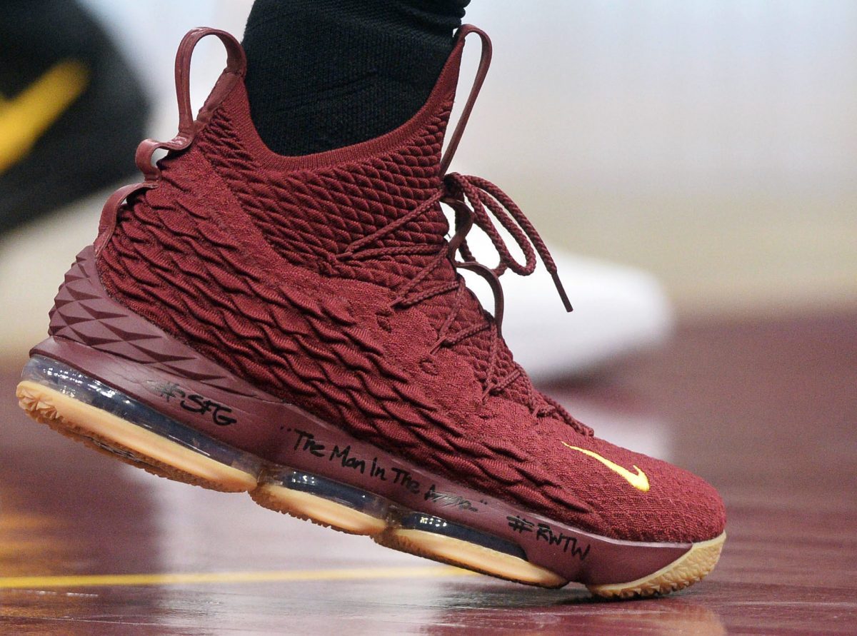 lebron james shoes last night game