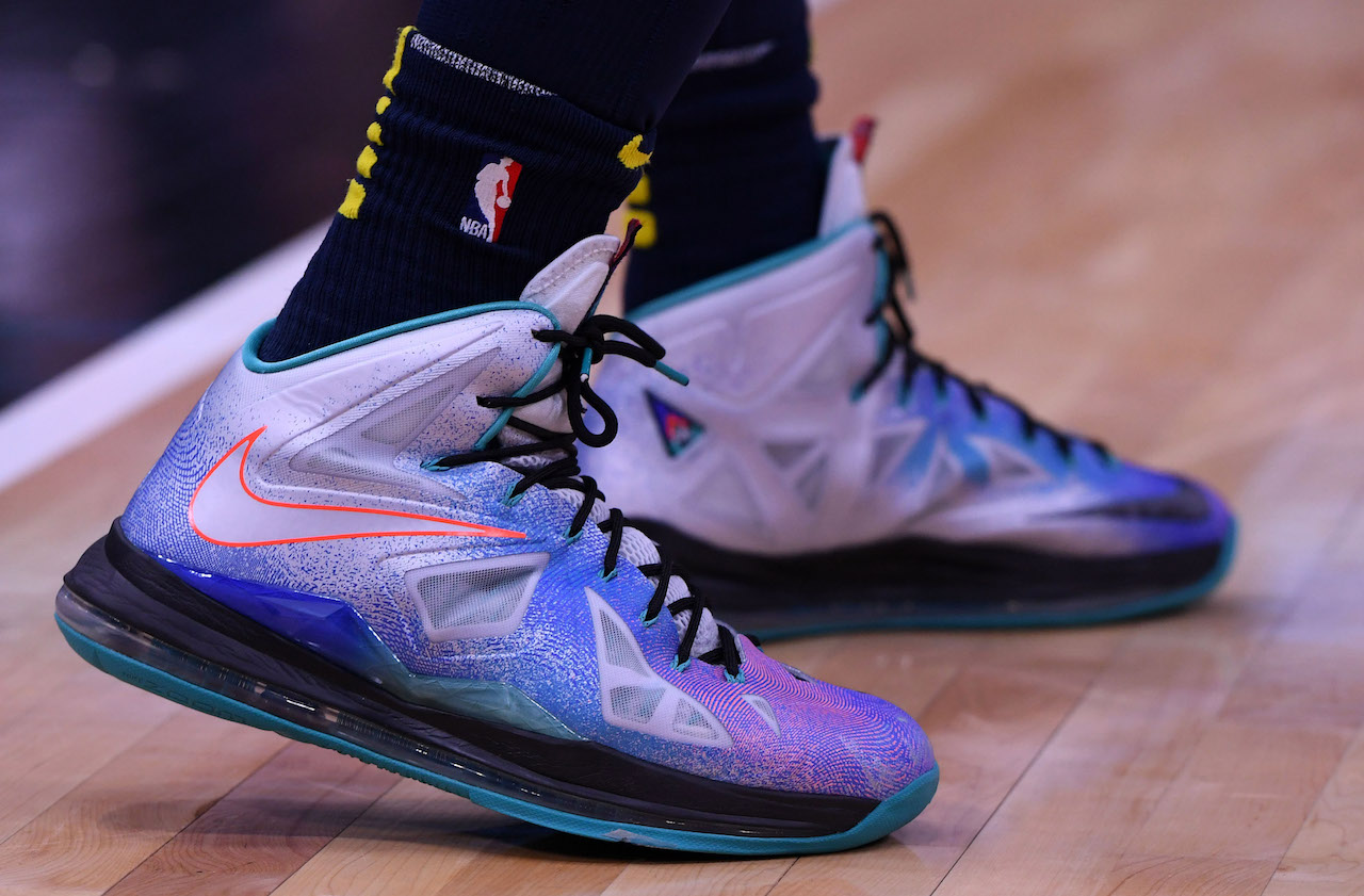 NBA sneakers of the night: DeMar DeRozan debuts new Kobe shoe and more ...