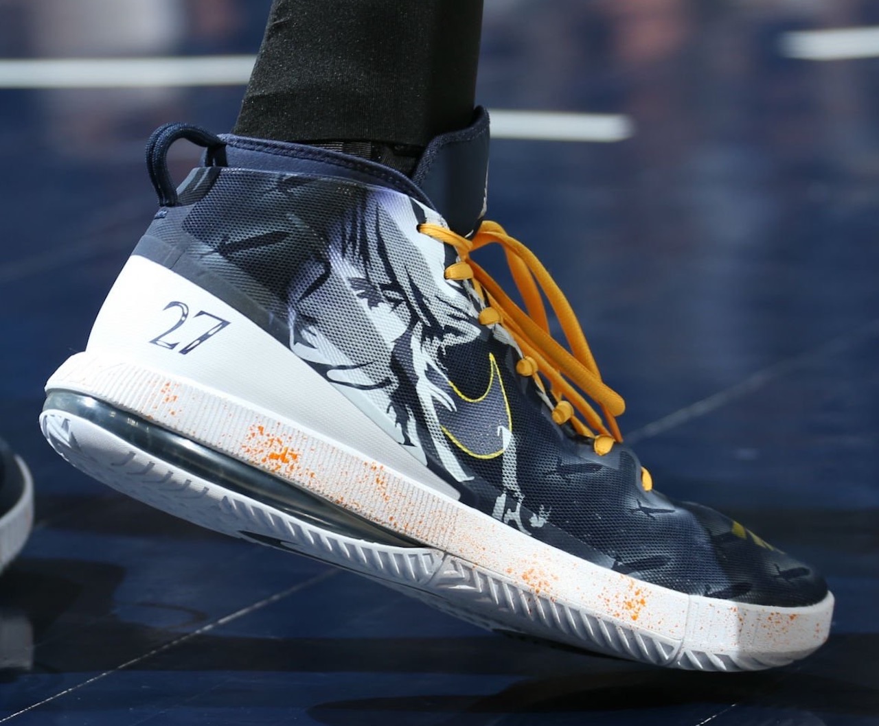 Proscrito A gran escala Darse prisa NBA sneakers of the night: Karl-Anthony Towns breaks franchise record in  Hyperdunk and more | HoopsHype