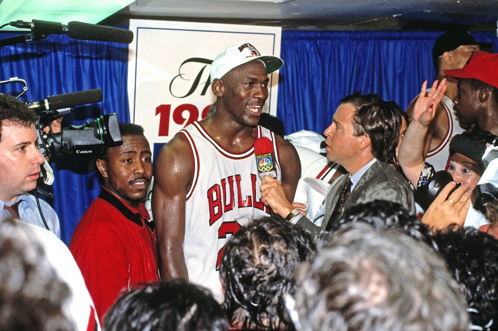 These 17 photos of NBA champs celebrating in the locker room during the ...