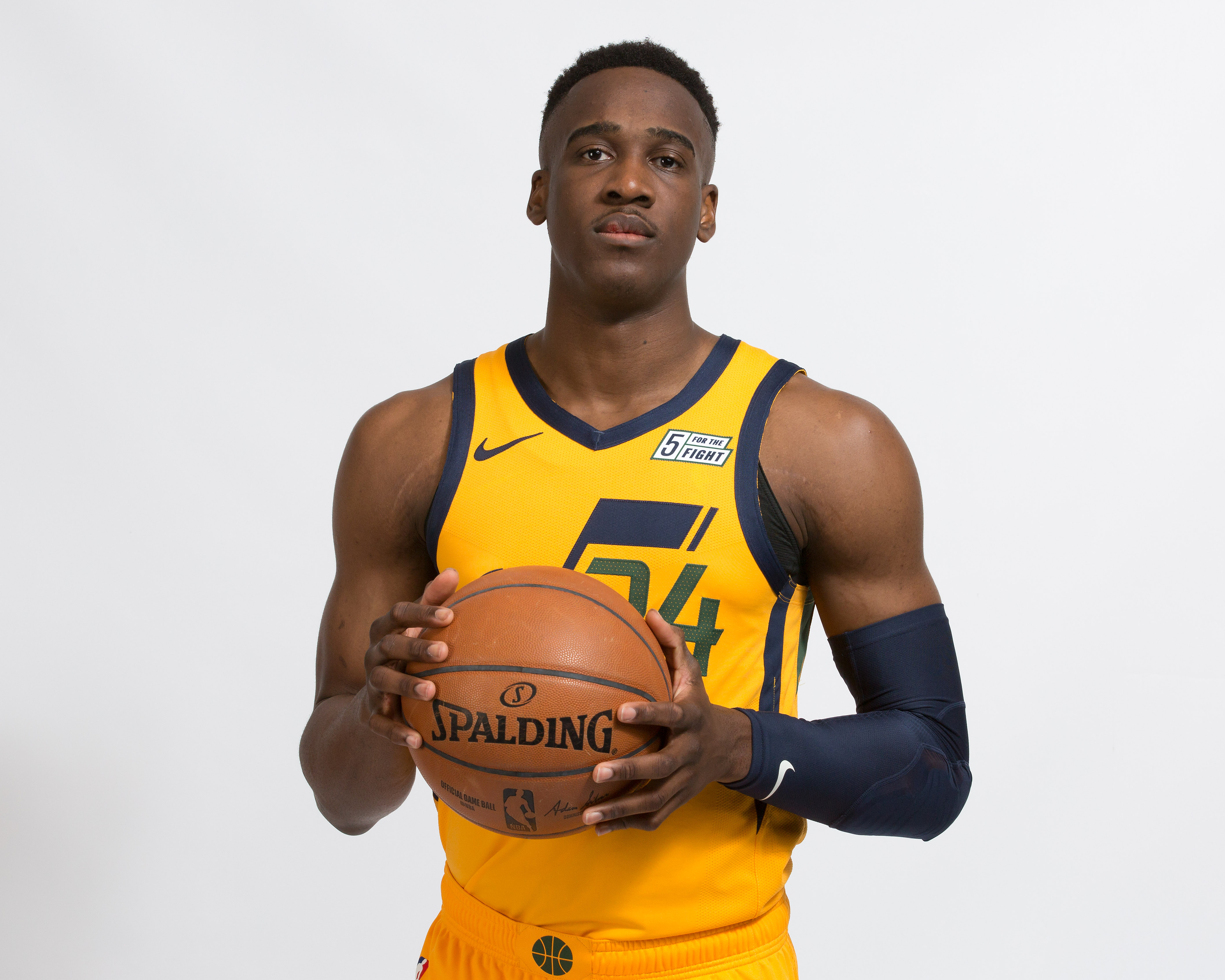 Utah Jazz players switch jersey numbers in Kobe Bryant tribute