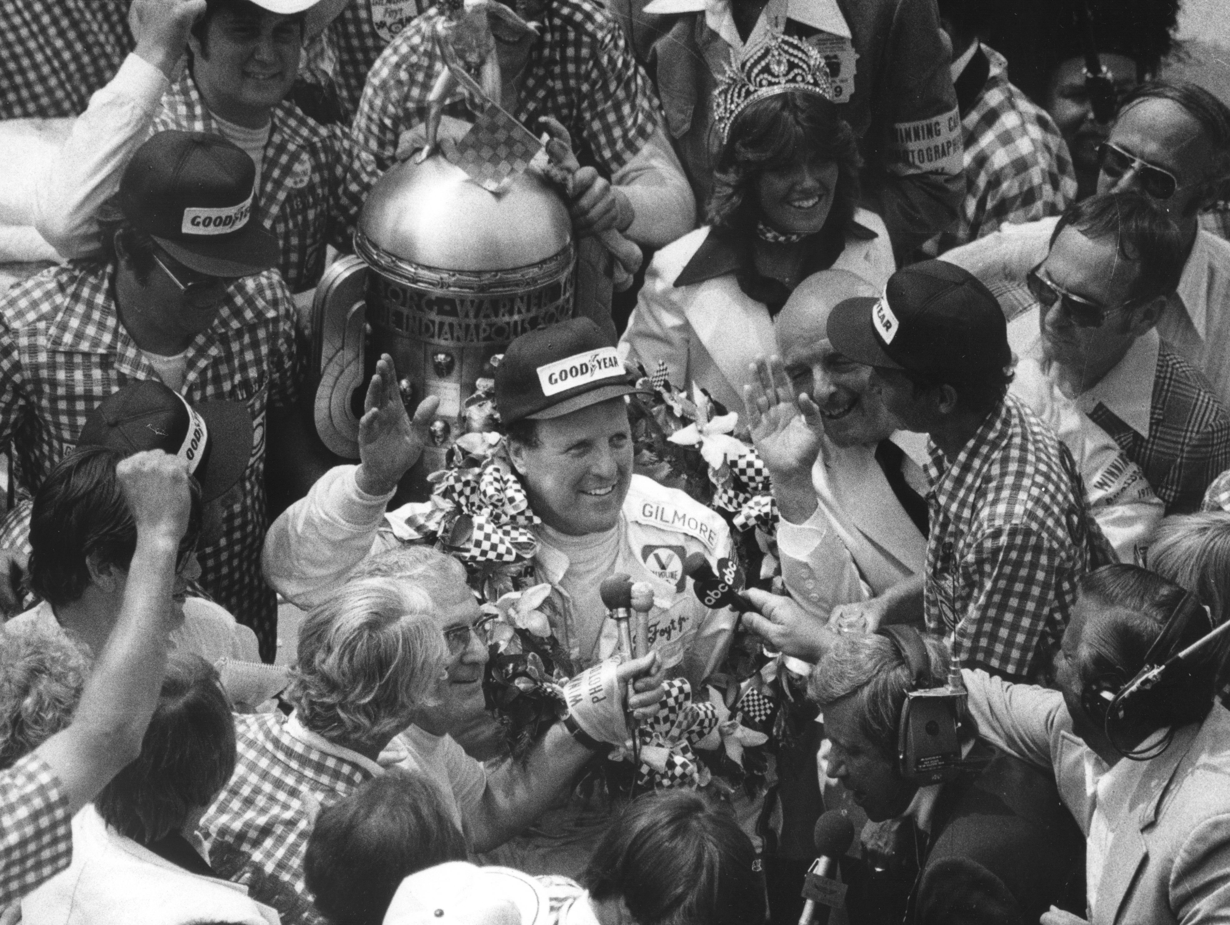 Flashback To 1977 Indy 500 Foyt Wins In Hulmans Final Race Usa