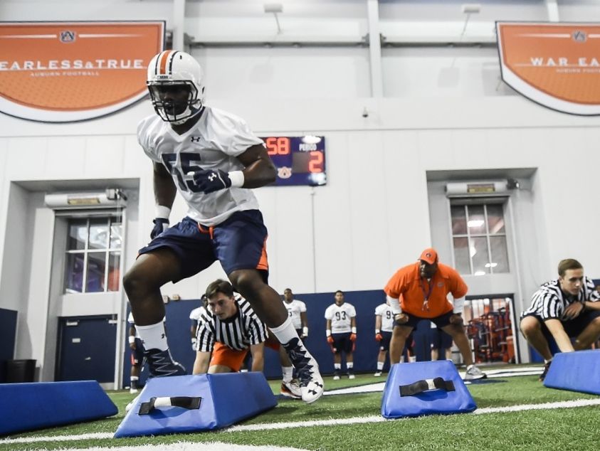 OCD on football: Carl Lawson not satisfied with early season results | USA TODAY Sports