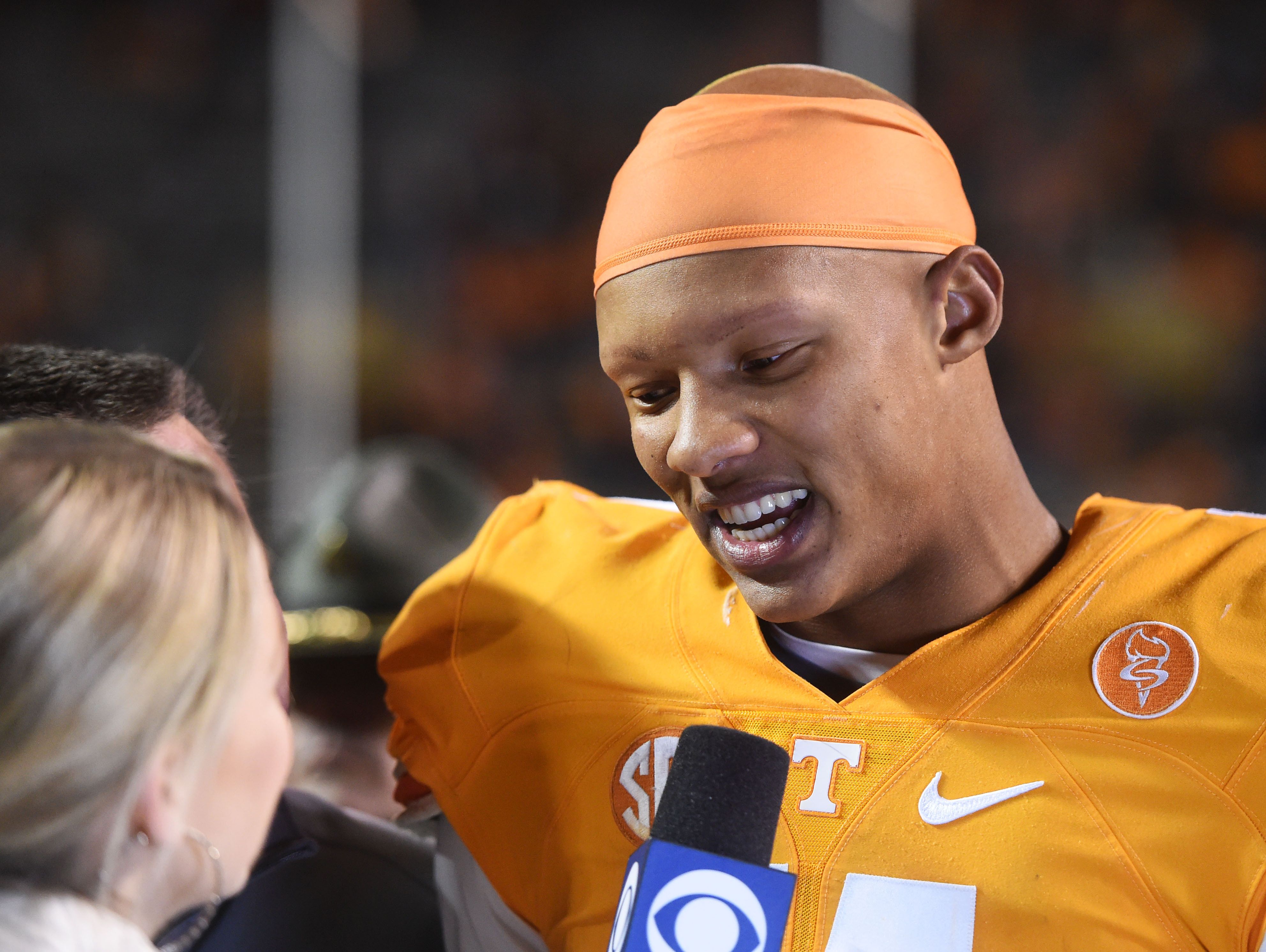 Tennessee alumni chapter names scholarship in Joshua Dobbs’ honor | USA TODAY Sports