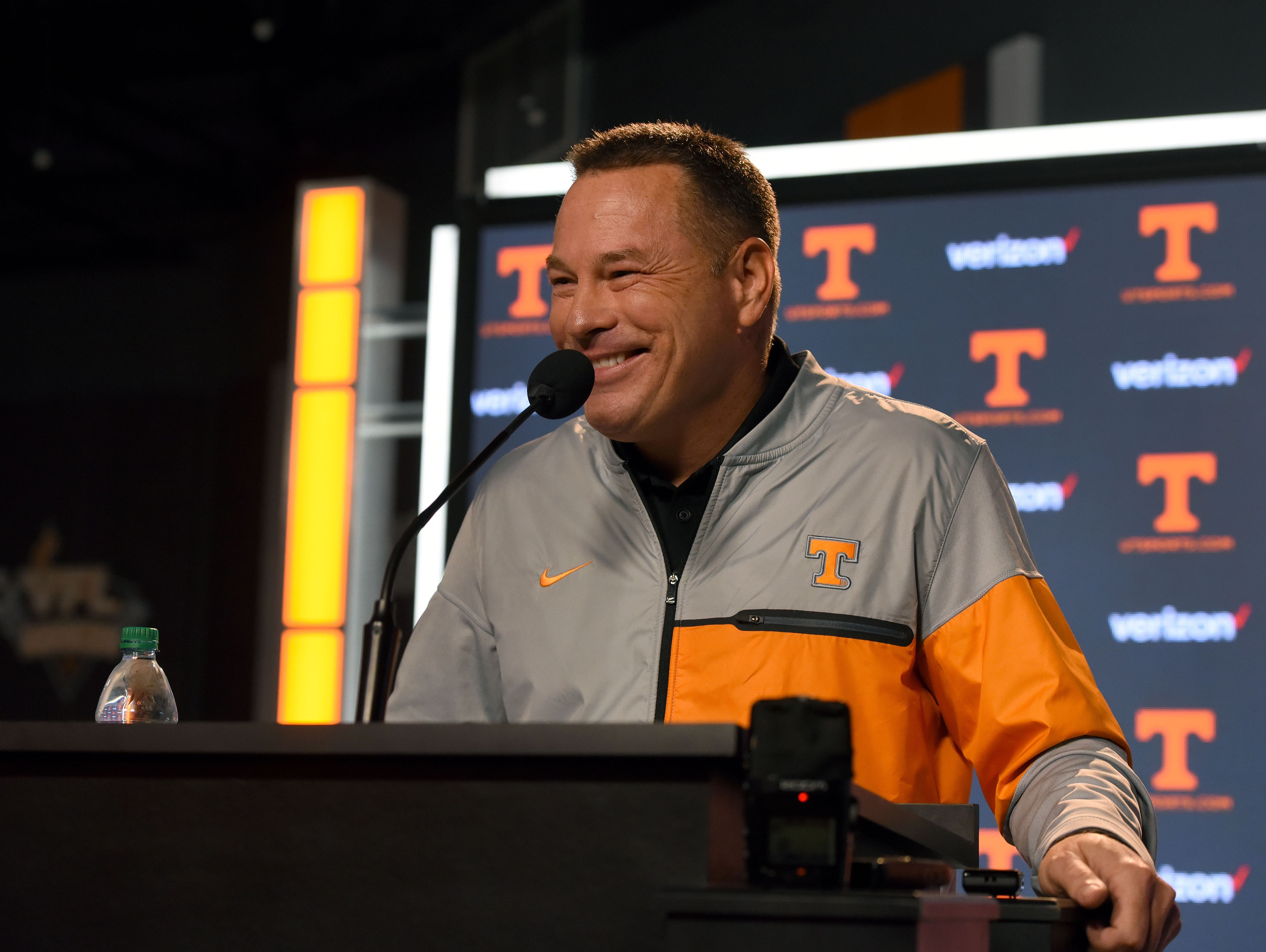 Tennessee football coach Butch Jones’ salary ranks 20th nationally