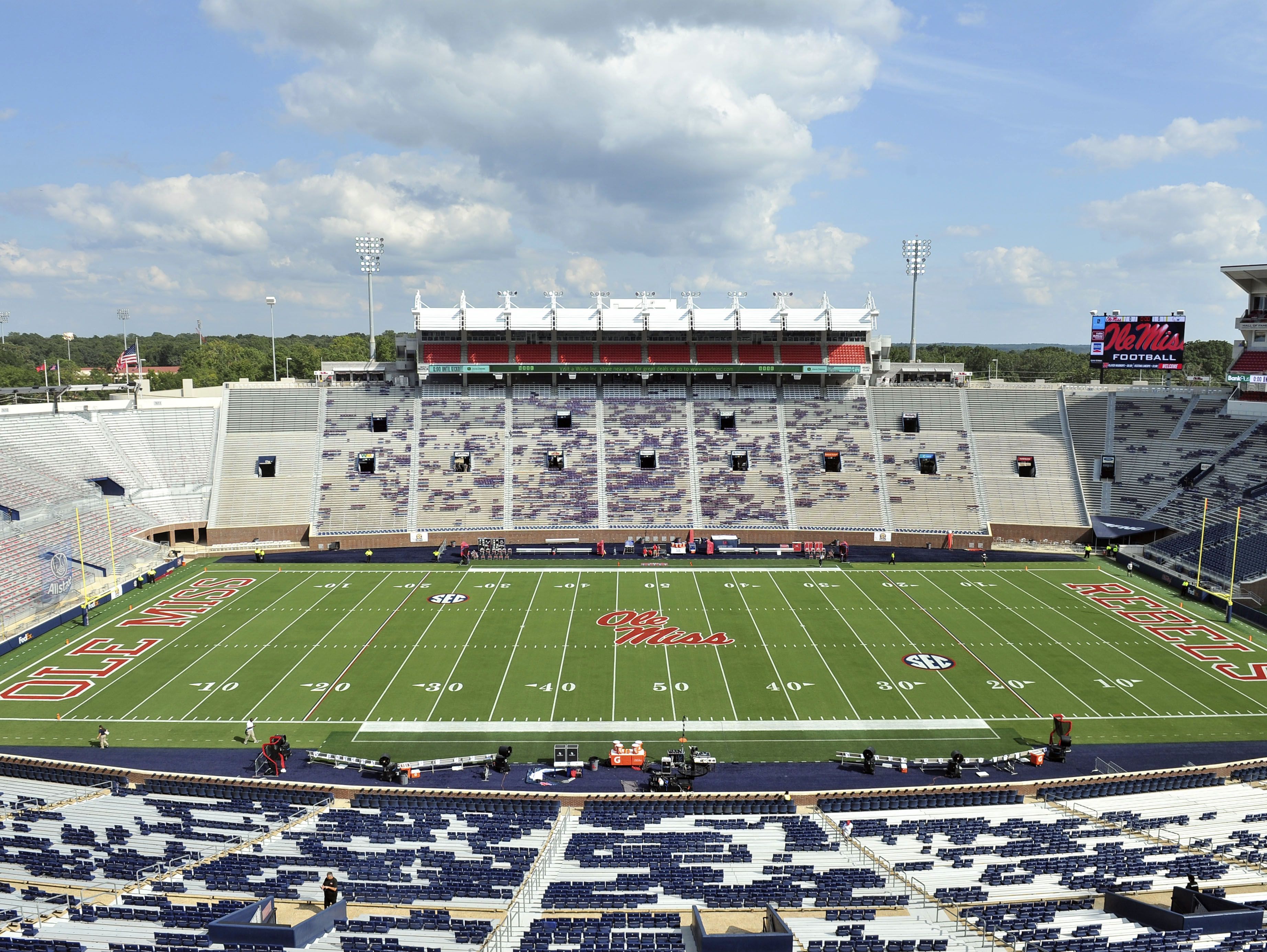 Ole Miss’ Vaught-Hemingway Stadium lights up for the holidays | USA ...