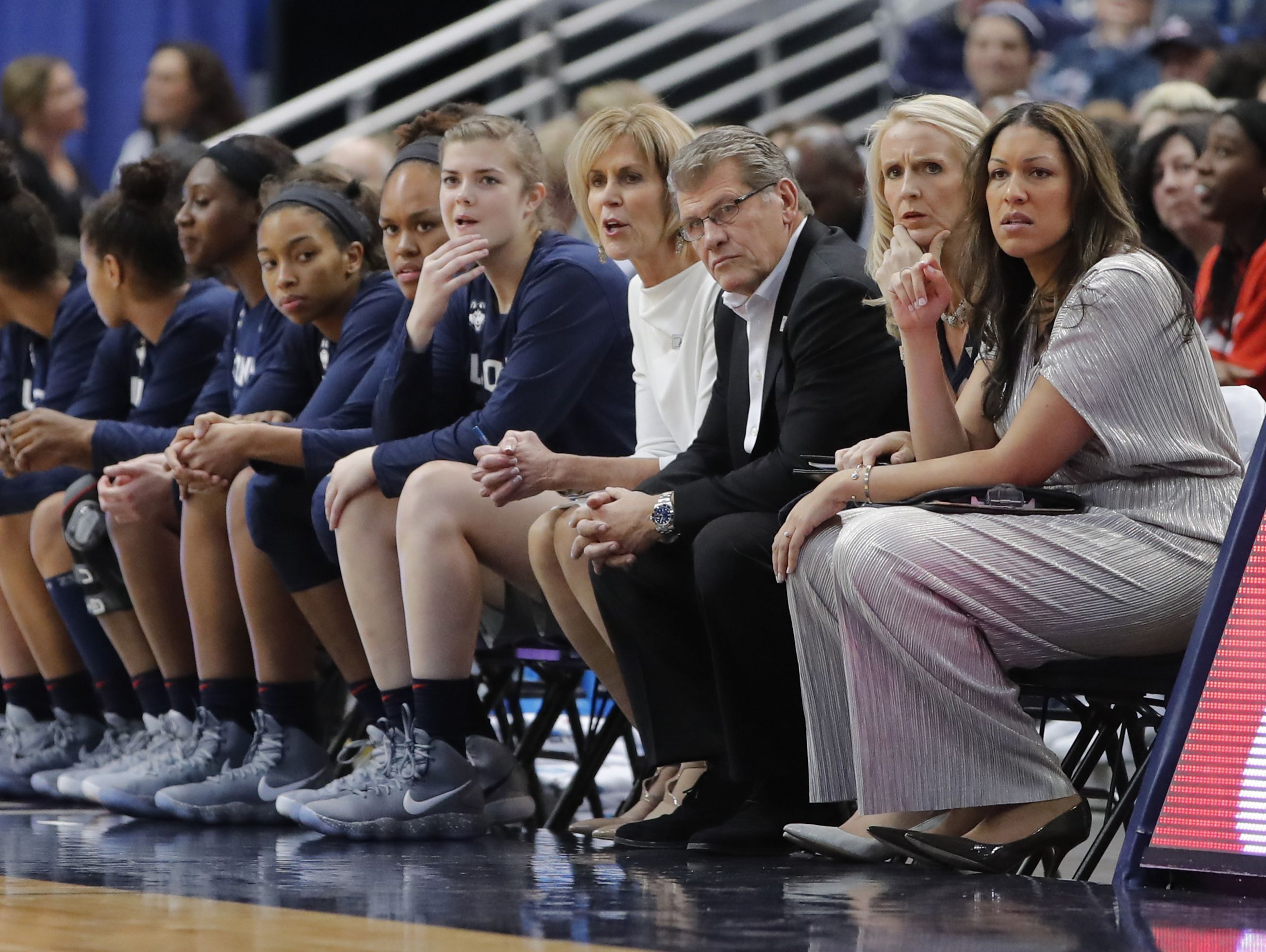 Connecticut Coach Geno Auriemma Reaches 1,000 Career Wins | USA TODAY ...