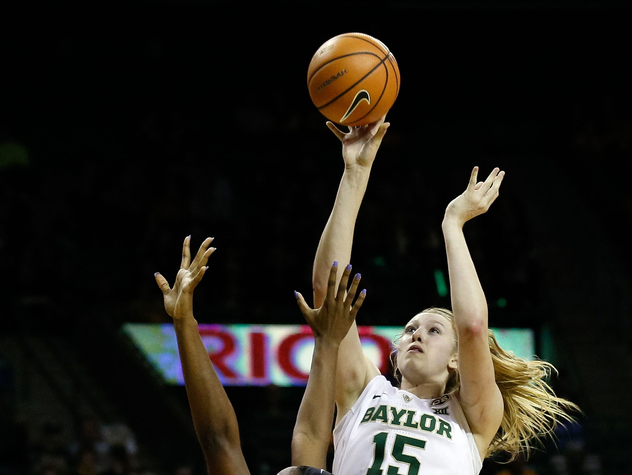 ‘i Control It — It Doesnt Control Me Baylor Star Lauren Cox Says Of