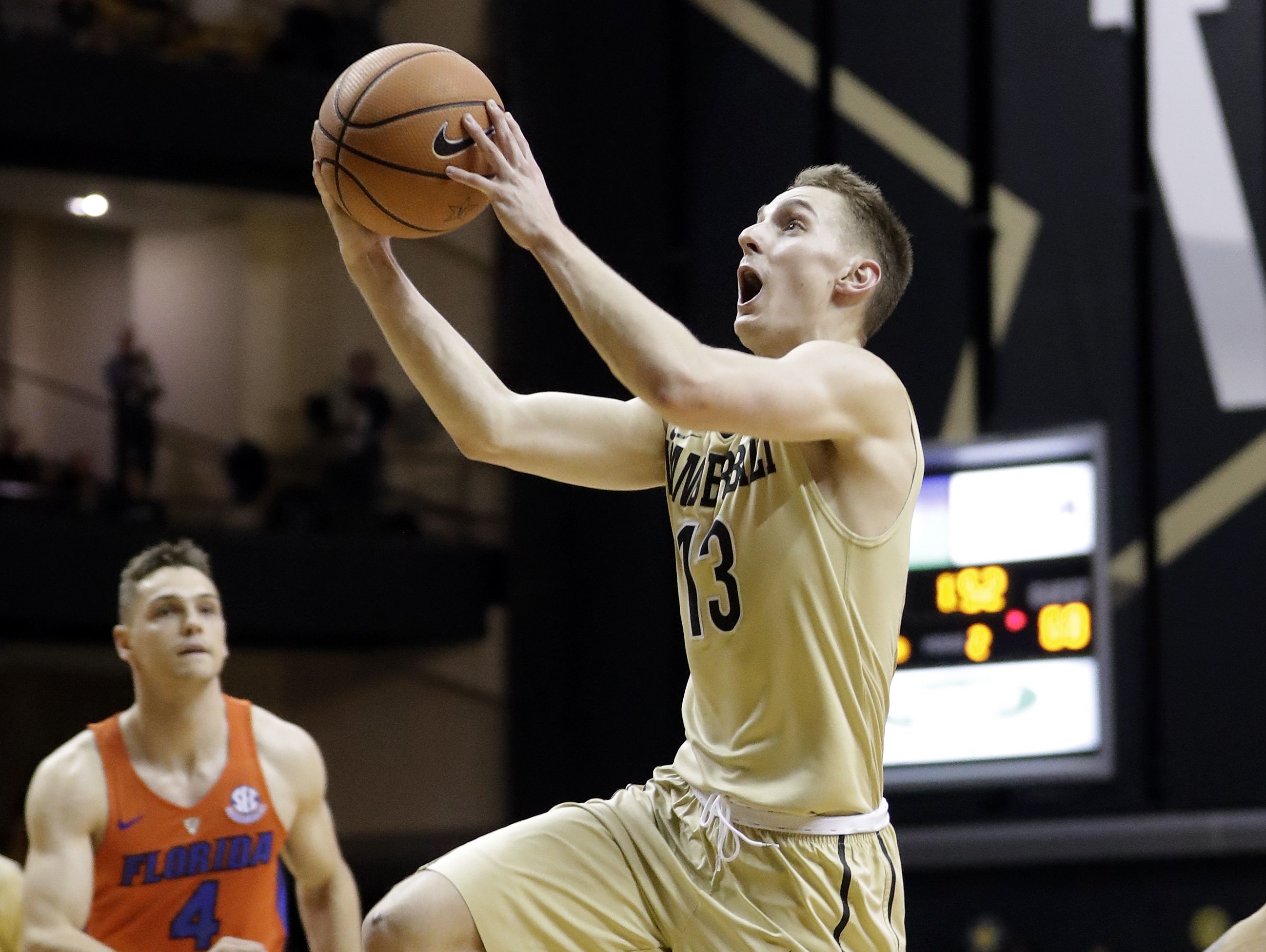 Vanderbilt basketball claims another thriller, upsets Florida for fifth