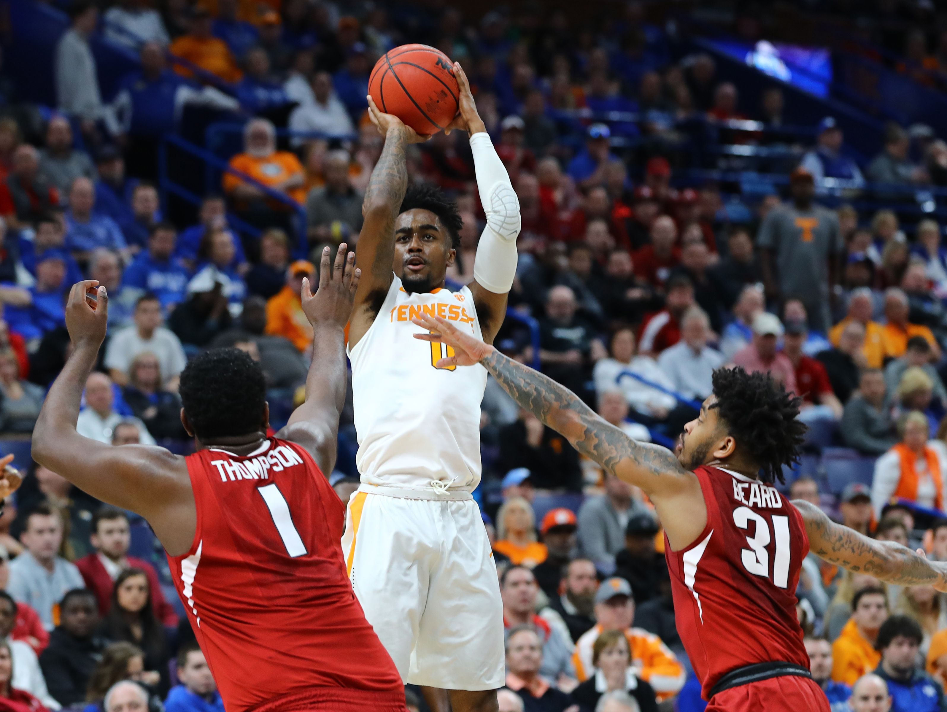 Vols basketball bolts to SEC Tournament title game behind torrid first